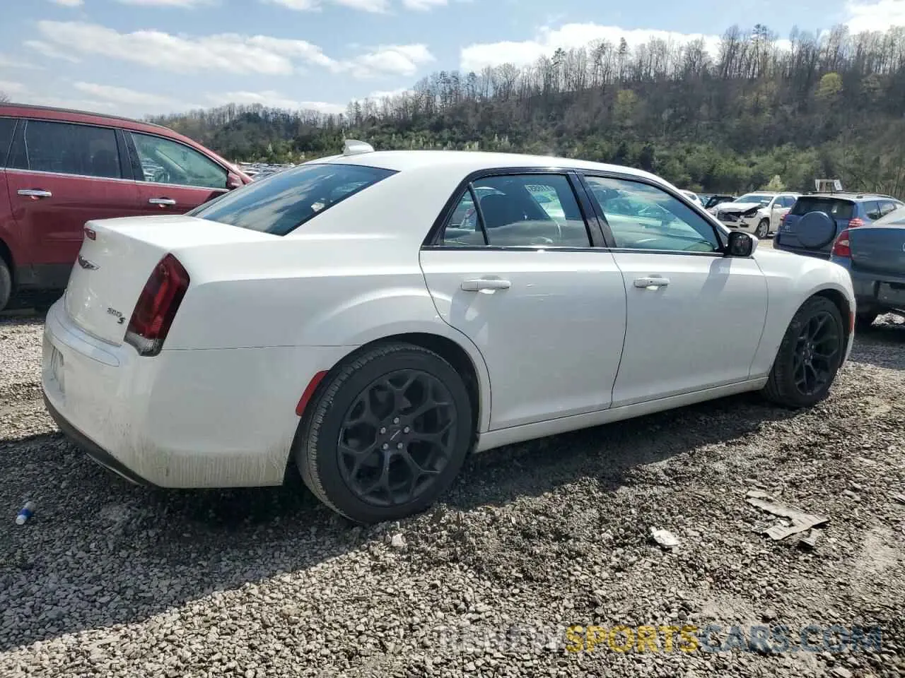 3 Photograph of a damaged car 2C3CCABG5LH141767 CHRYSLER 300 2020