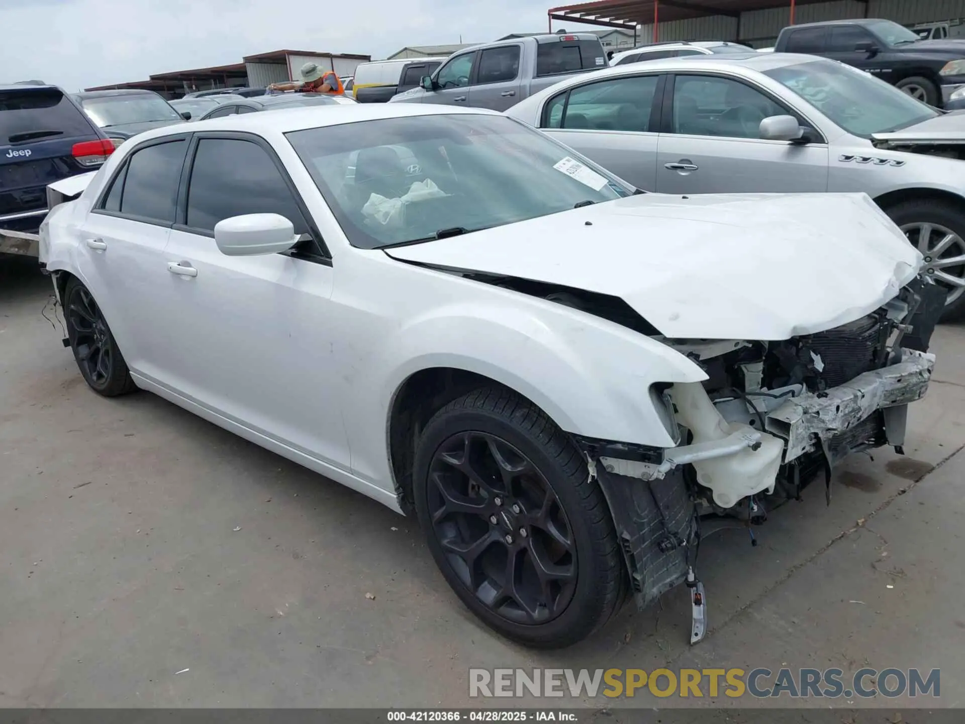 1 Фотография поврежденного автомобиля 2C3CCABG7LH158490 CHRYSLER 300 2020