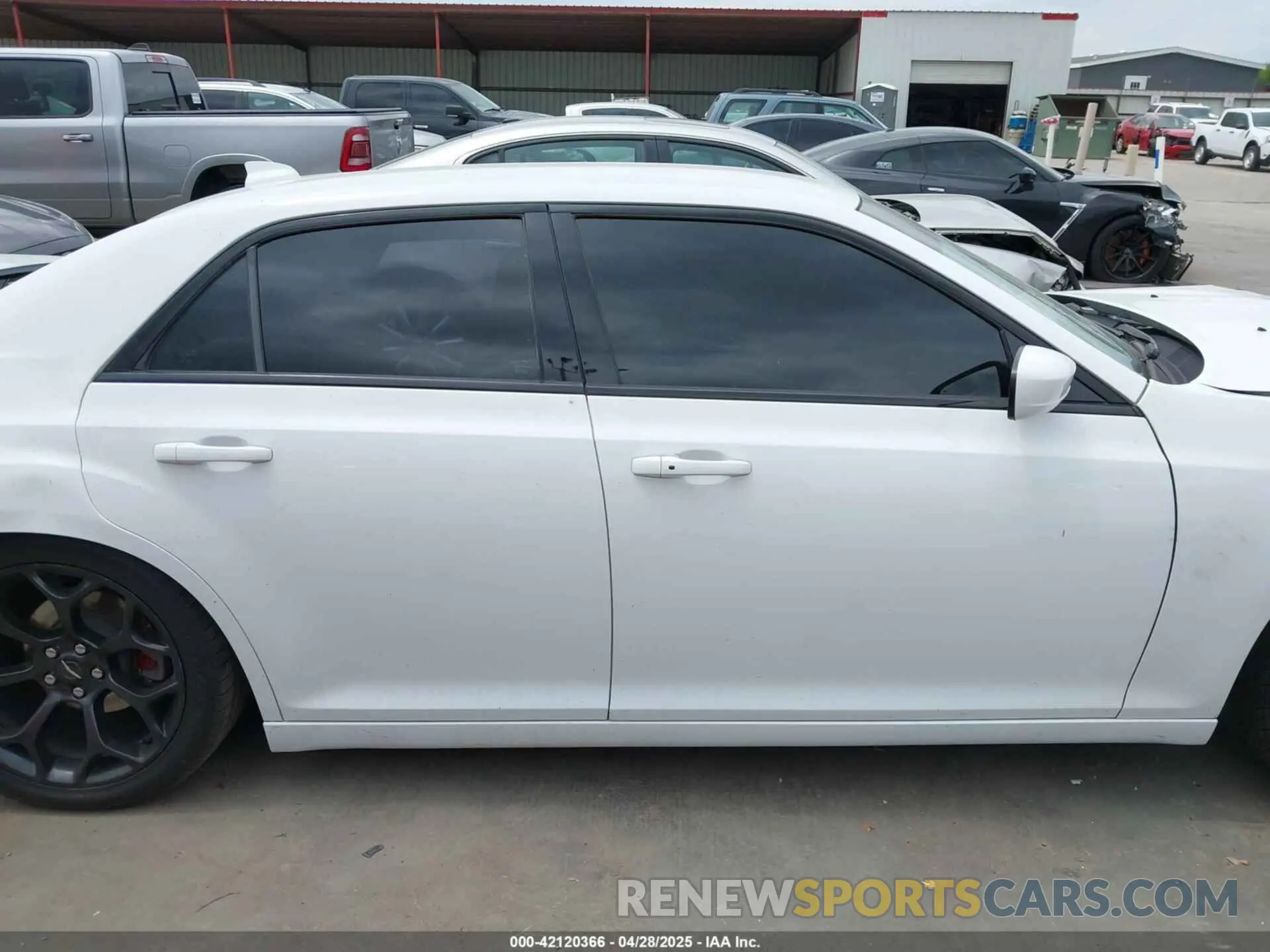 13 Фотография поврежденного автомобиля 2C3CCABG7LH158490 CHRYSLER 300 2020