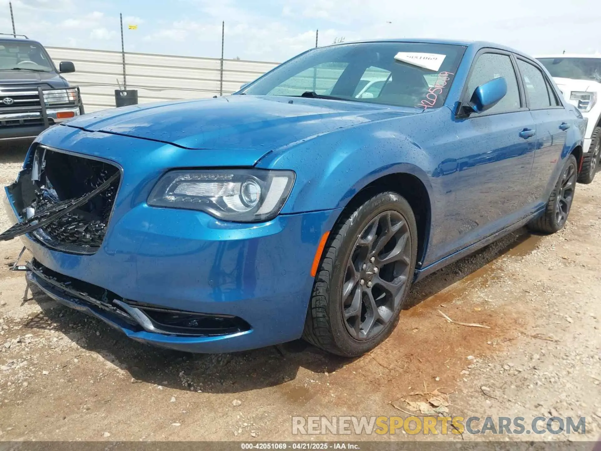 2 Фотография поврежденного автомобиля 2C3CCABG7LH188735 CHRYSLER 300 2020