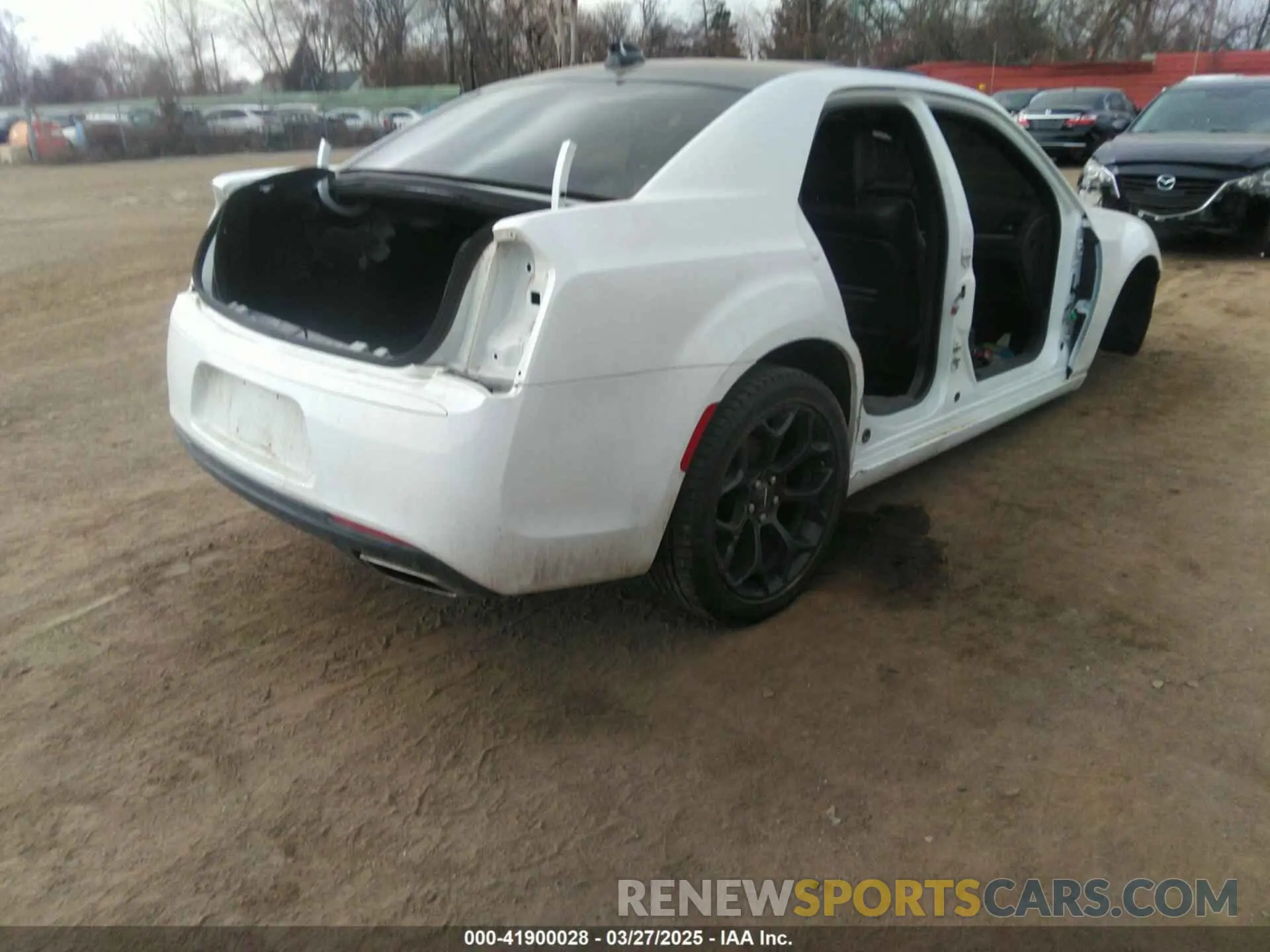 4 Фотография поврежденного автомобиля 2C3CCABG8LH141763 CHRYSLER 300 2020