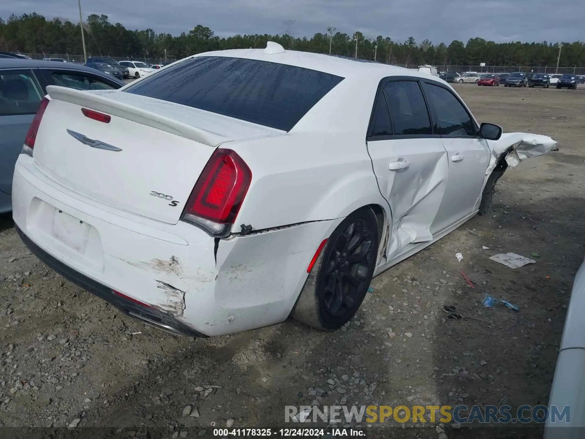 4 Фотография поврежденного автомобиля 2C3CCABT7LH145901 CHRYSLER 300 2020