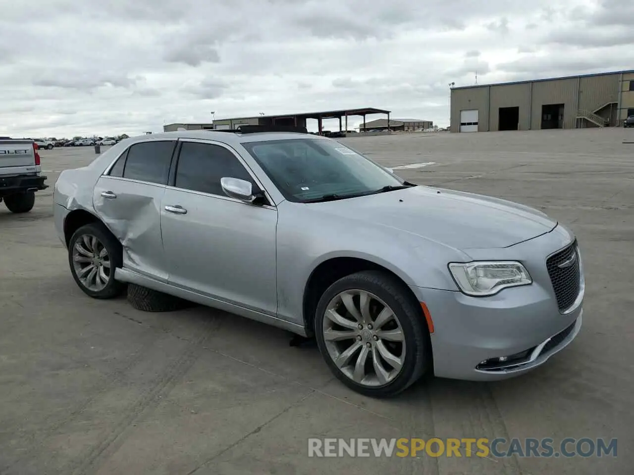 4 Photograph of a damaged car 2C3CCAEG3LH108780 CHRYSLER 300 2020