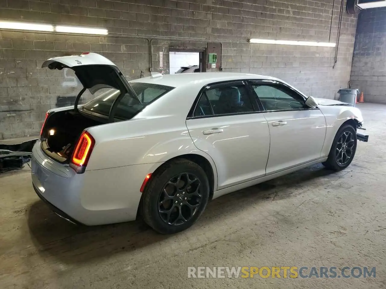 3 Фотография поврежденного автомобиля 2C3CCAGG6LH128552 CHRYSLER 300 2020
