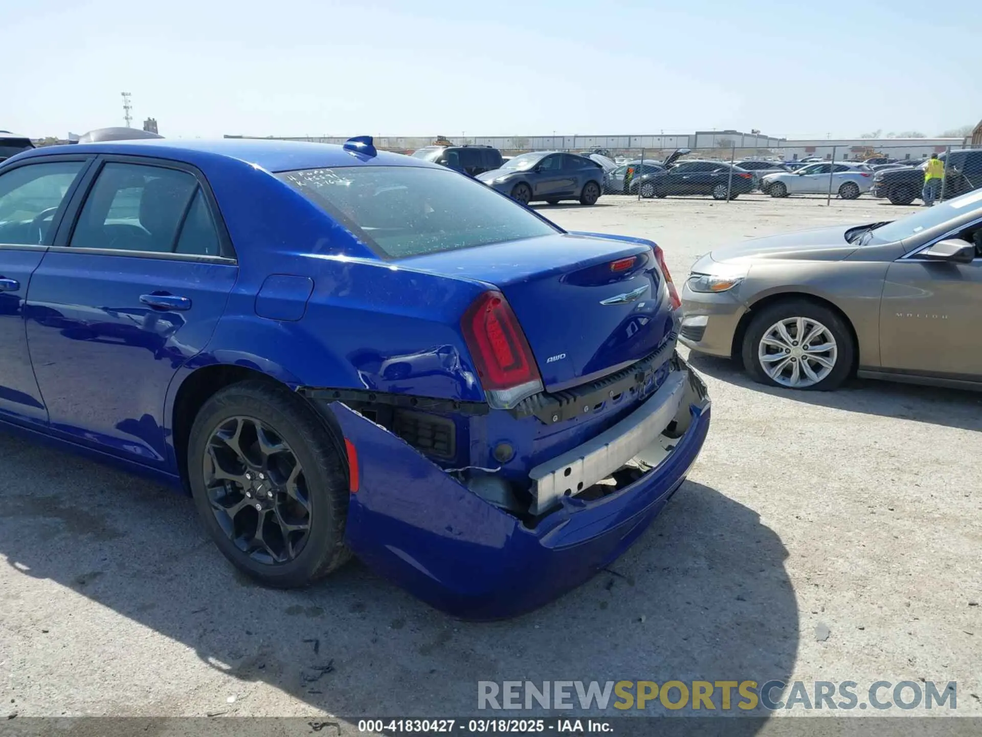 6 Photograph of a damaged car 2C3CCAGG6LH131564 CHRYSLER 300 2020
