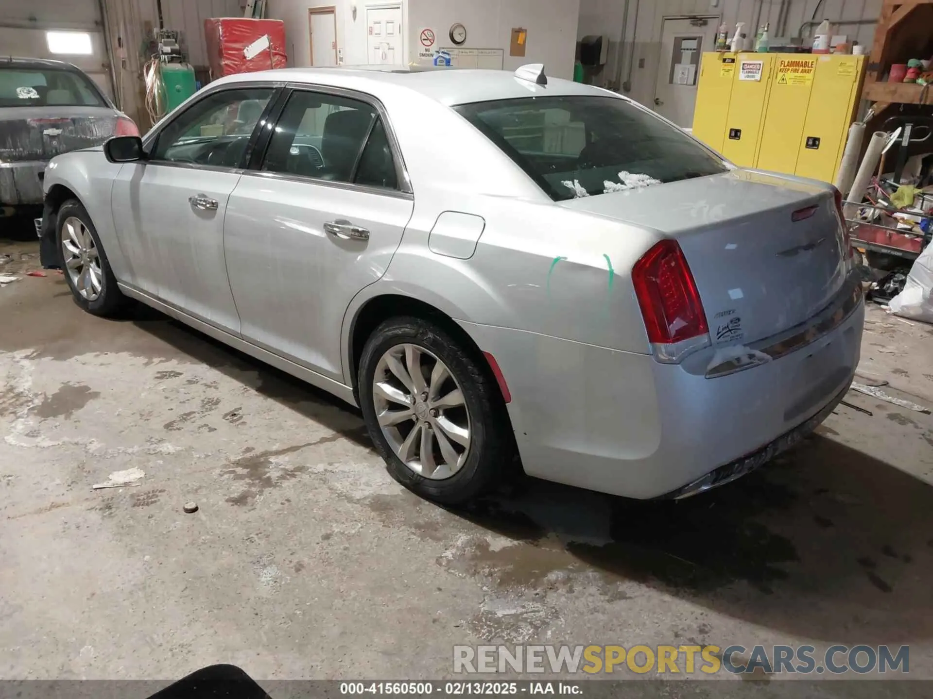 3 Фотография поврежденного автомобиля 2C3CCAKG5LH142028 CHRYSLER 300 2020