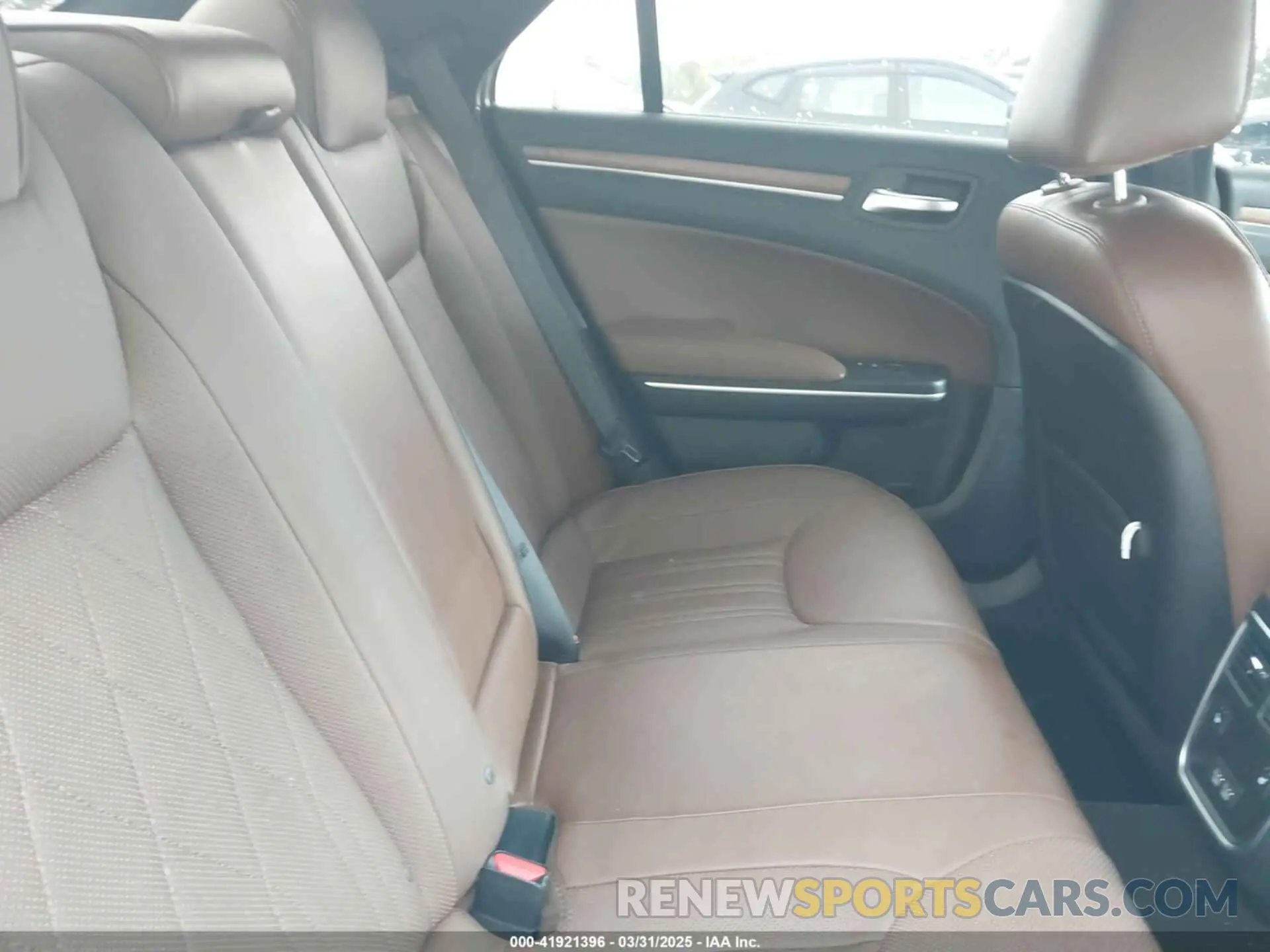 8 Фотография поврежденного автомобиля 2C3CCAPT4LH182008 CHRYSLER 300 2020