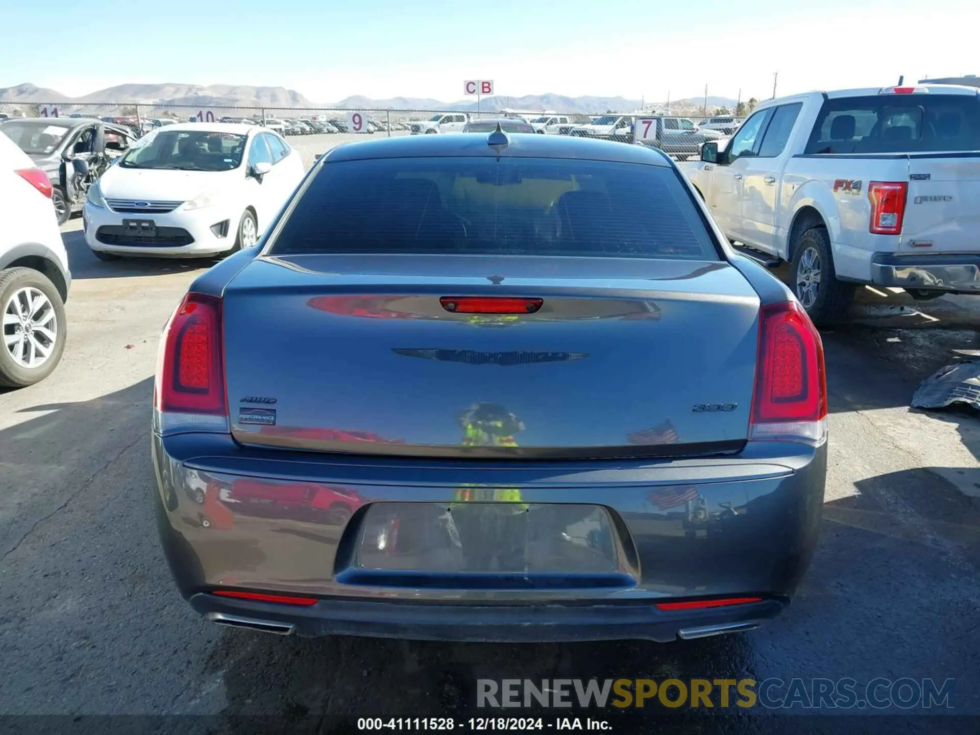 17 Фотография поврежденного автомобиля 2C3CCARG8LH225670 CHRYSLER 300 2020