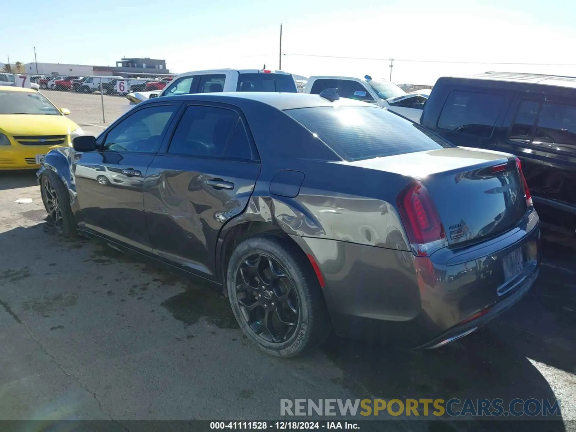 3 Фотография поврежденного автомобиля 2C3CCARG8LH225670 CHRYSLER 300 2020