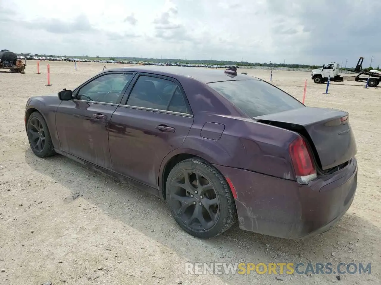 2 Фотография поврежденного автомобиля 2C3CCAAG3MH604184 CHRYSLER 300 2021