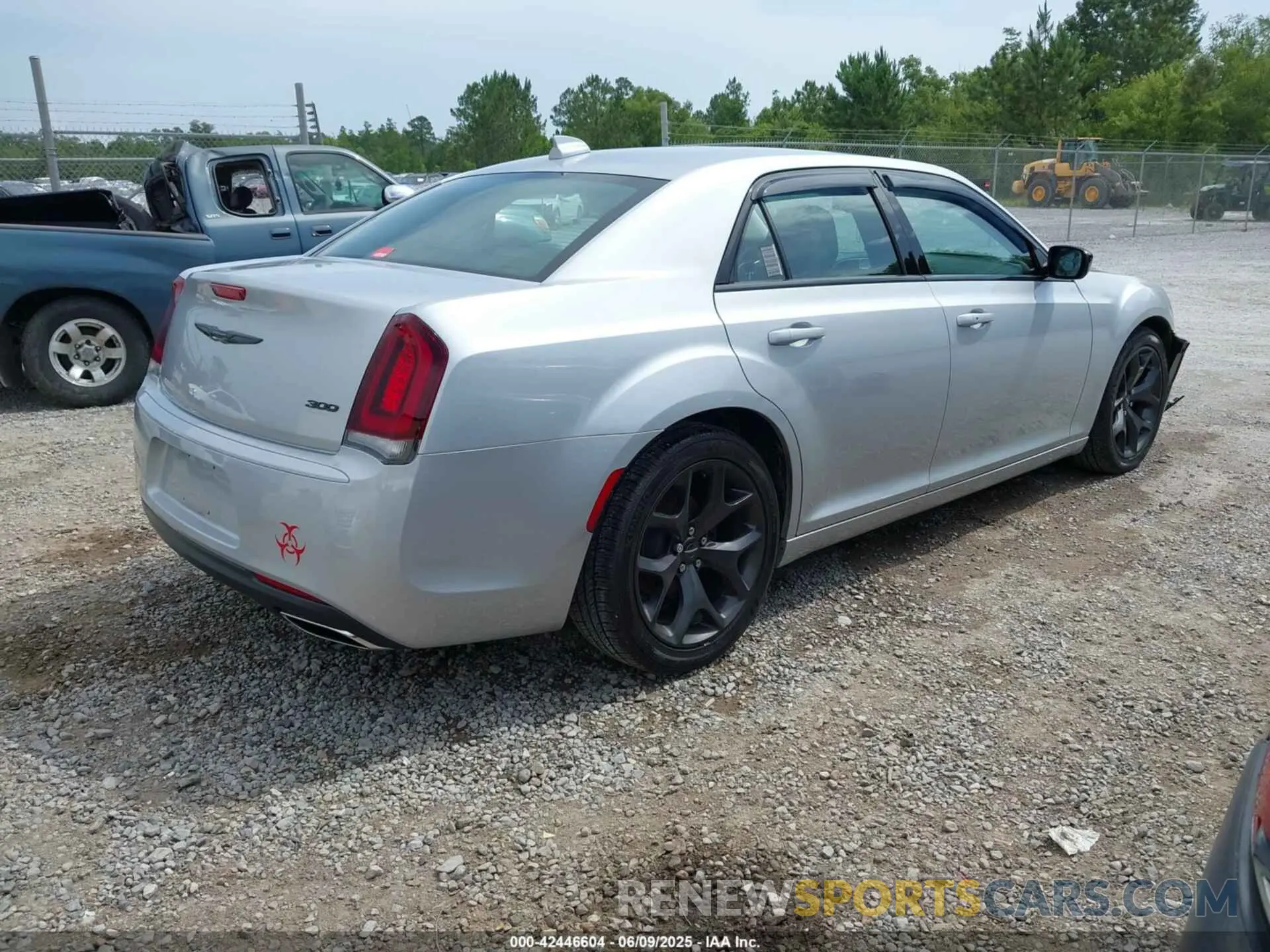 4 Photograph of a damaged car 2C3CCAAGXMH515843 CHRYSLER 300 2021