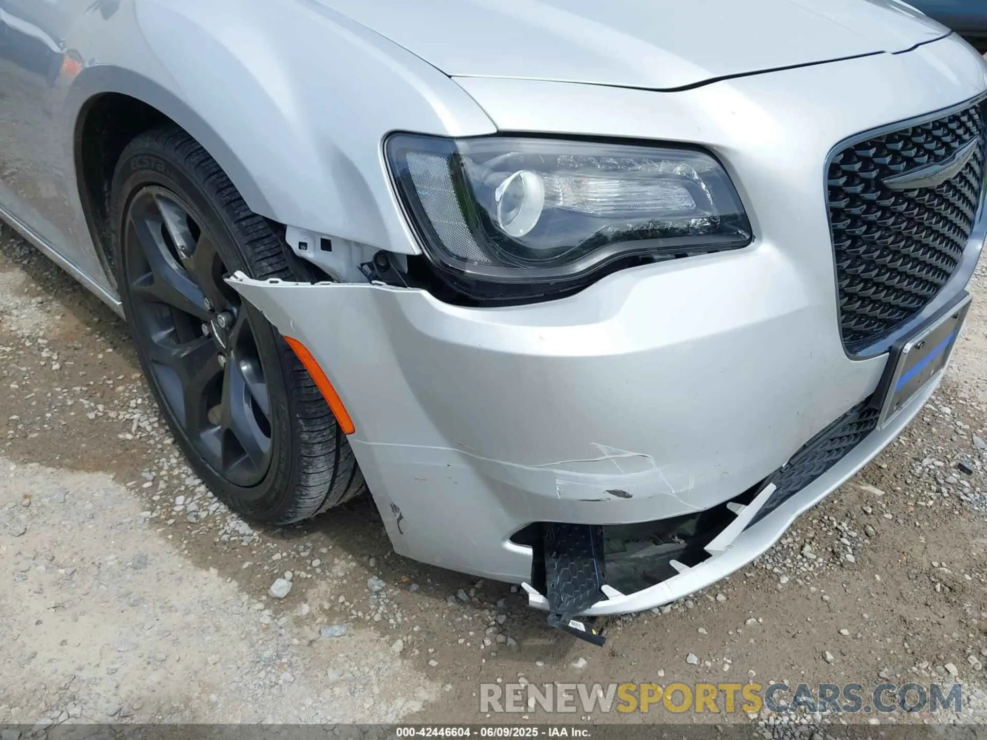 6 Photograph of a damaged car 2C3CCAAGXMH515843 CHRYSLER 300 2021