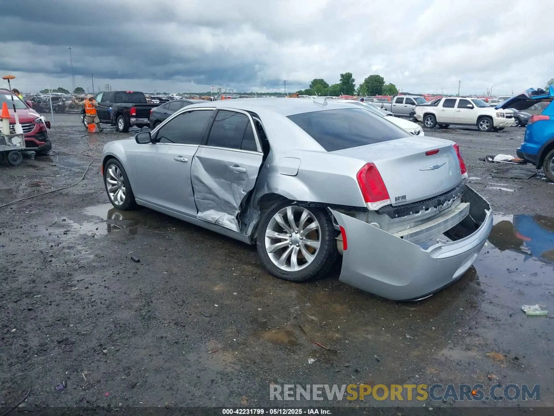 3 Фотография поврежденного автомобиля 2C3CCAAGXMH583429 CHRYSLER 300 2021