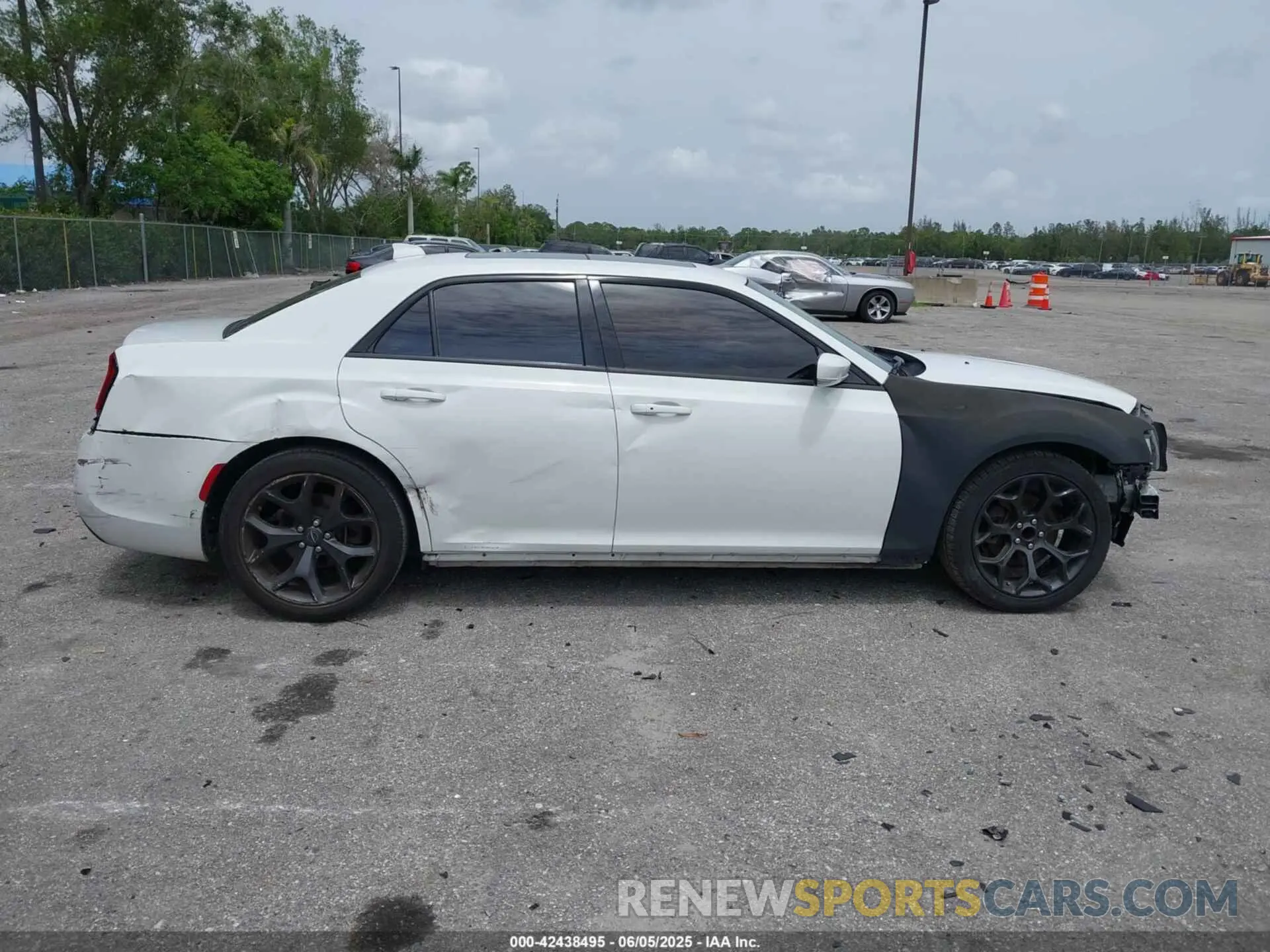 14 Фотография поврежденного автомобиля 2C3CCABG0MH537039 CHRYSLER 300 2021