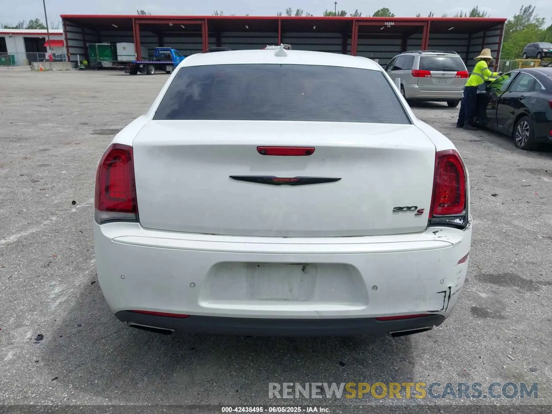 17 Фотография поврежденного автомобиля 2C3CCABG0MH537039 CHRYSLER 300 2021