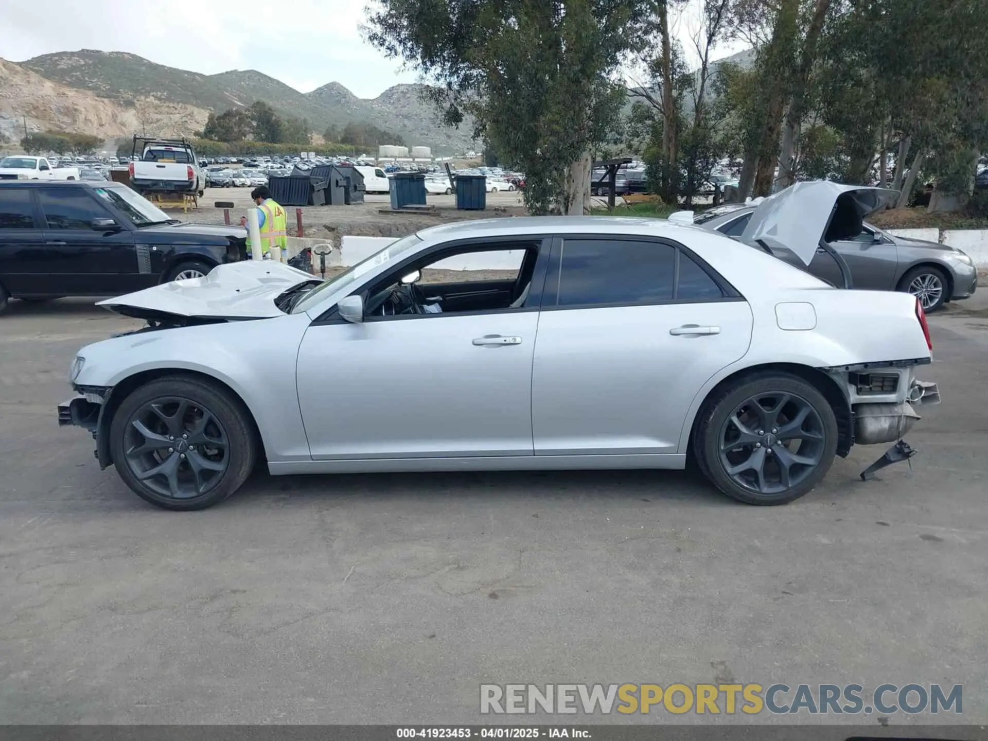 13 Фотография поврежденного автомобиля 2C3CCABG1MH523618 CHRYSLER 300 2021