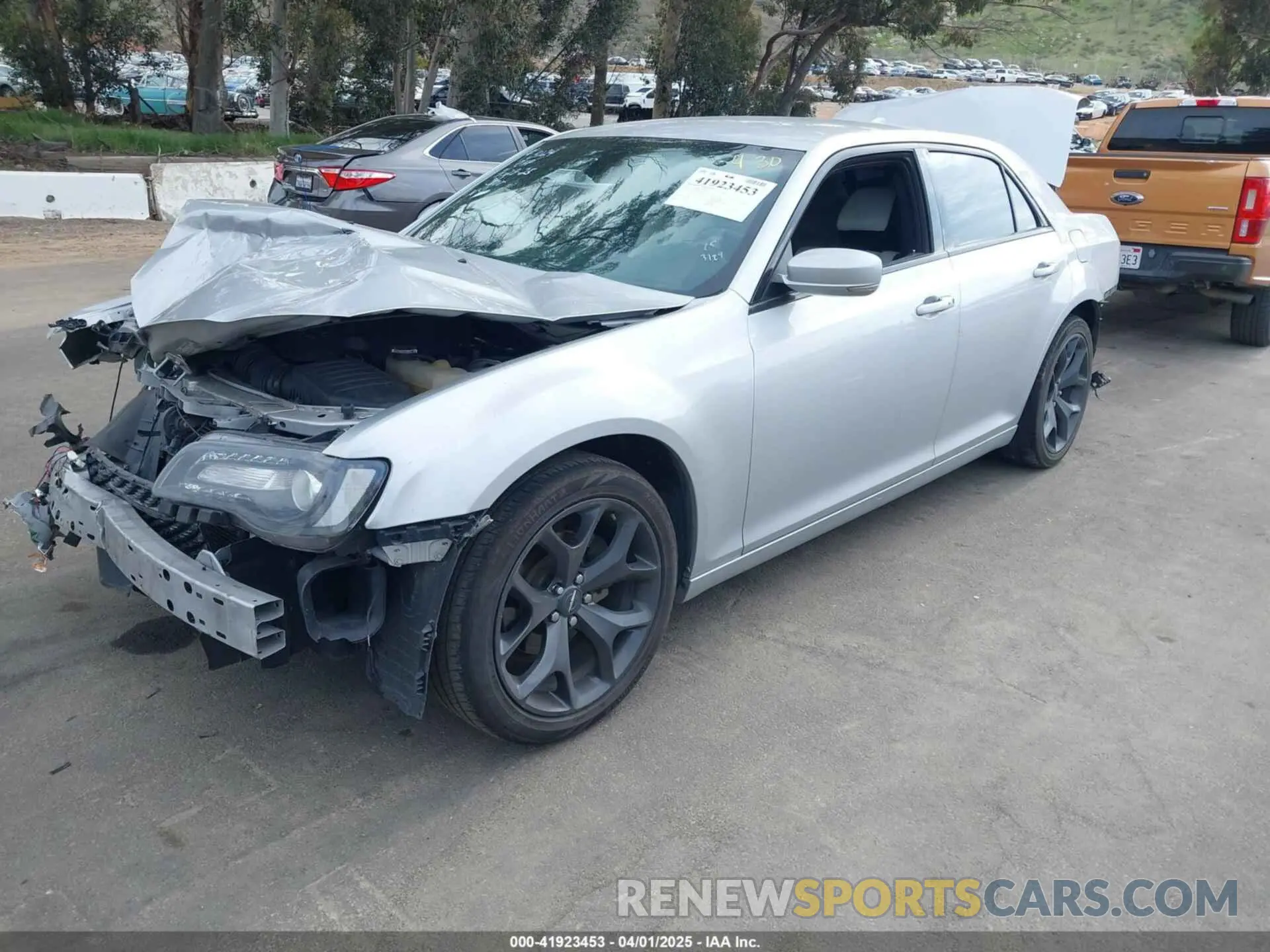 2 Фотография поврежденного автомобиля 2C3CCABG1MH523618 CHRYSLER 300 2021