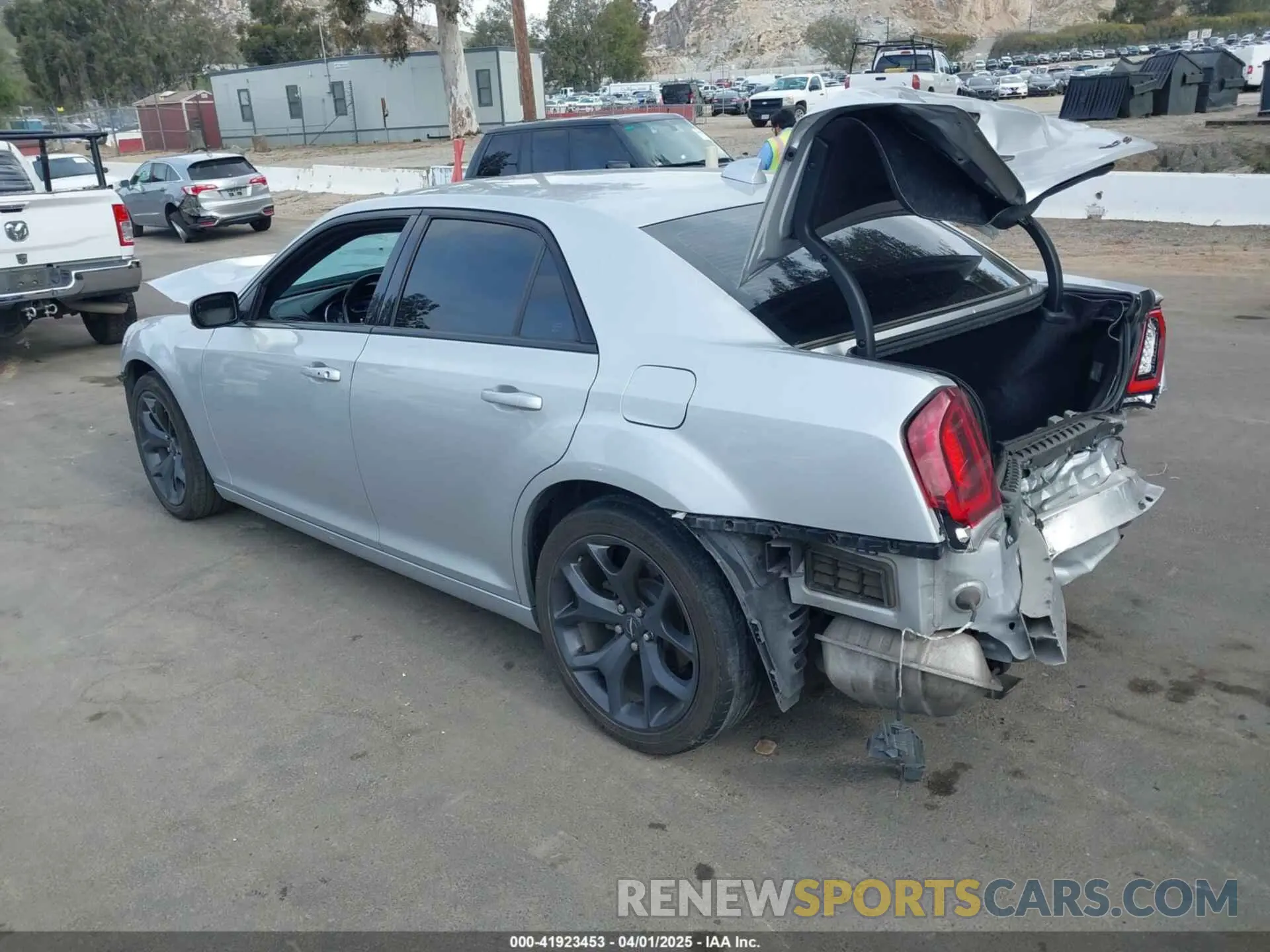 3 Фотография поврежденного автомобиля 2C3CCABG1MH523618 CHRYSLER 300 2021