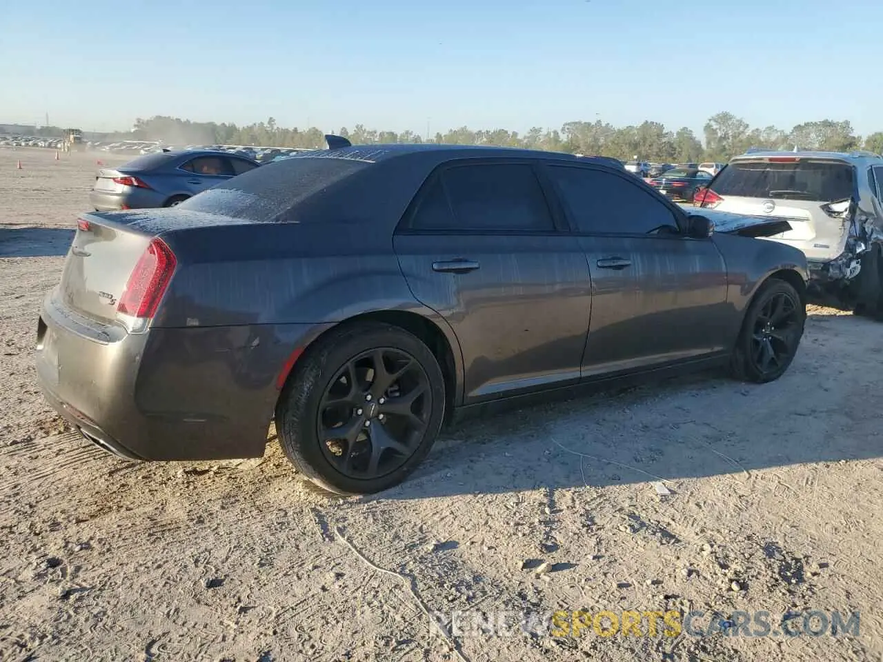 3 Фотография поврежденного автомобиля 2C3CCABG1MH629826 CHRYSLER 300 2021