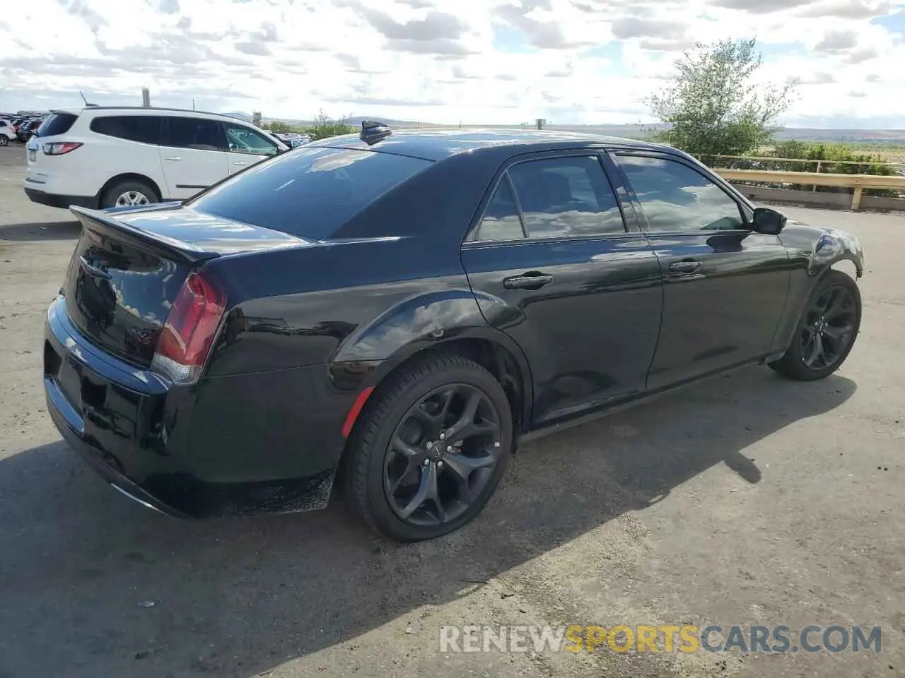 3 Photograph of a damaged car 2C3CCABG3MH660589 CHRYSLER 300 2021