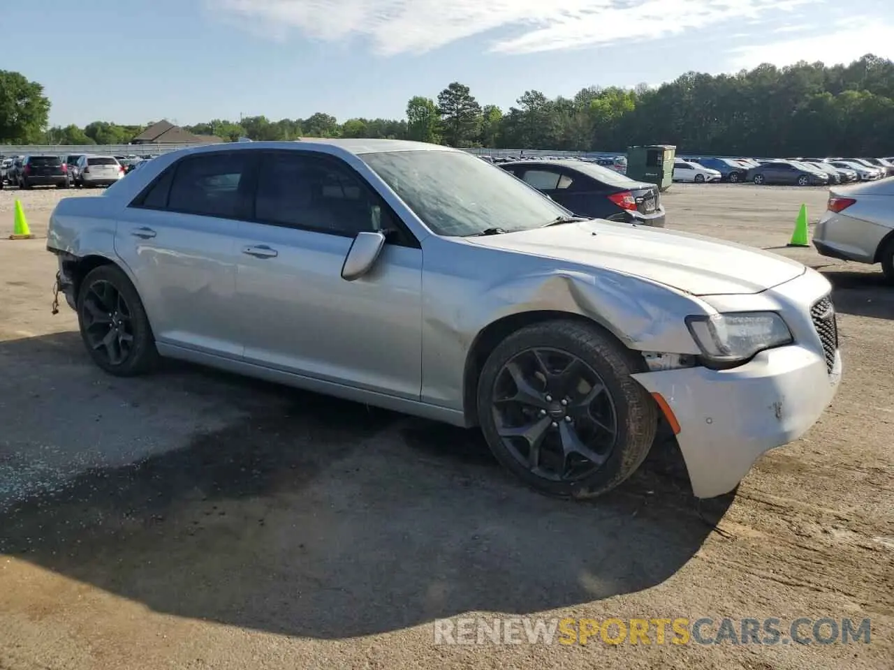 4 Photograph of a damaged car 2C3CCABG4MH525539 CHRYSLER 300 2021
