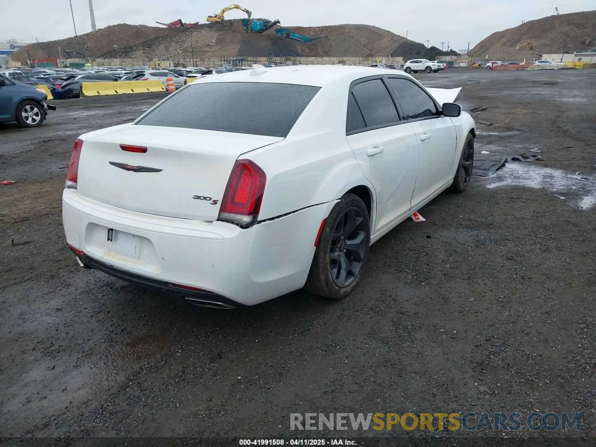 4 Фотография поврежденного автомобиля 2C3CCABG5MH532807 CHRYSLER 300 2021