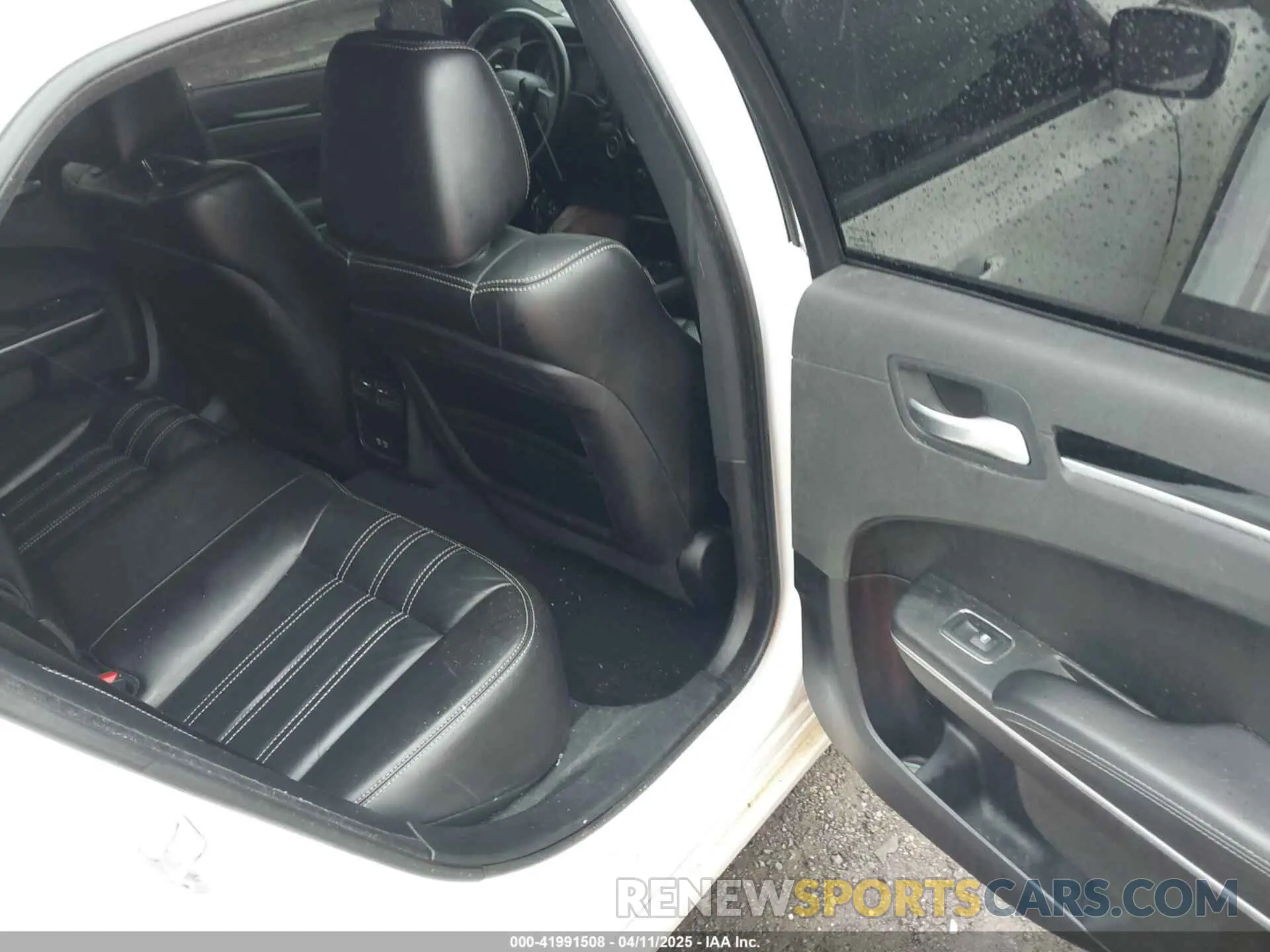 8 Фотография поврежденного автомобиля 2C3CCABG5MH532807 CHRYSLER 300 2021