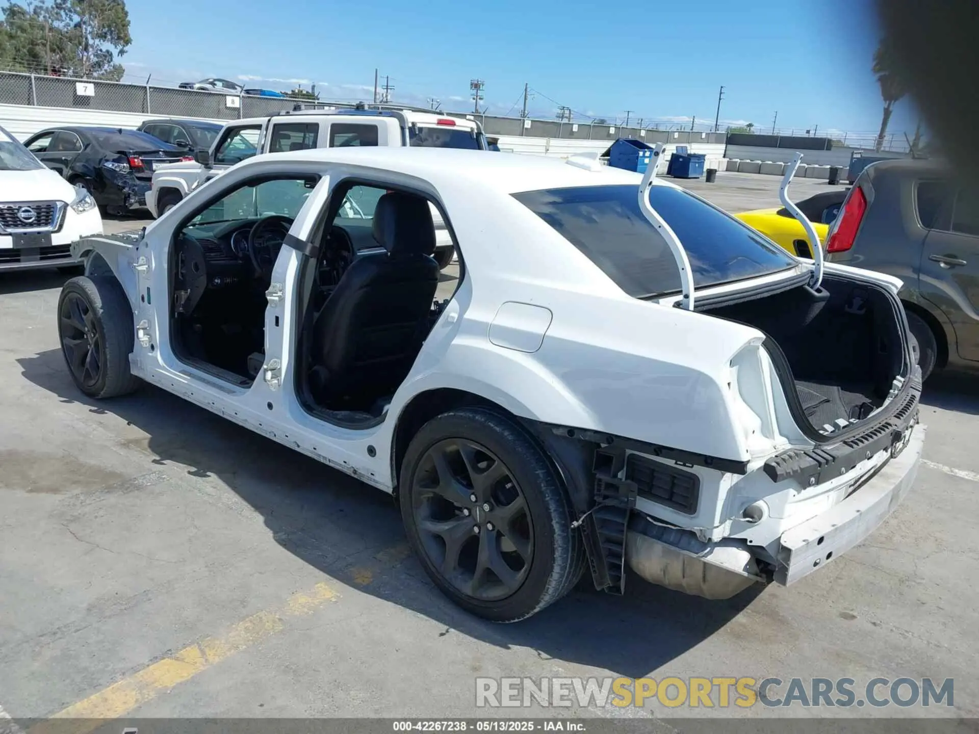 3 Фотография поврежденного автомобиля 2C3CCABG5MH620255 CHRYSLER 300 2021