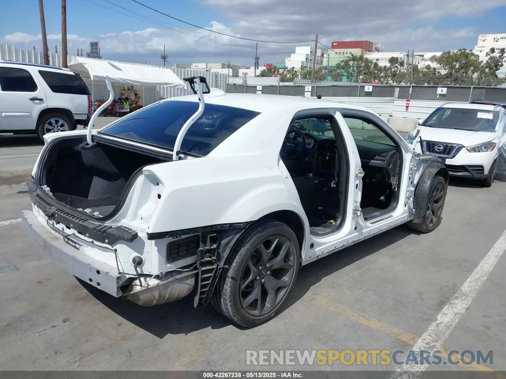 4 Фотография поврежденного автомобиля 2C3CCABG5MH620255 CHRYSLER 300 2021