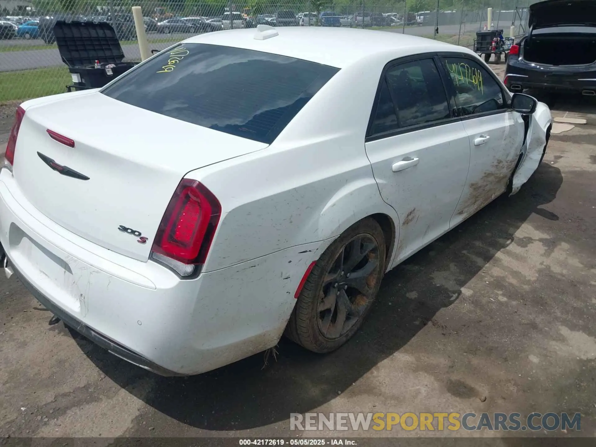 4 Photograph of a damaged car 2C3CCABG6MH545629 CHRYSLER 300 2021