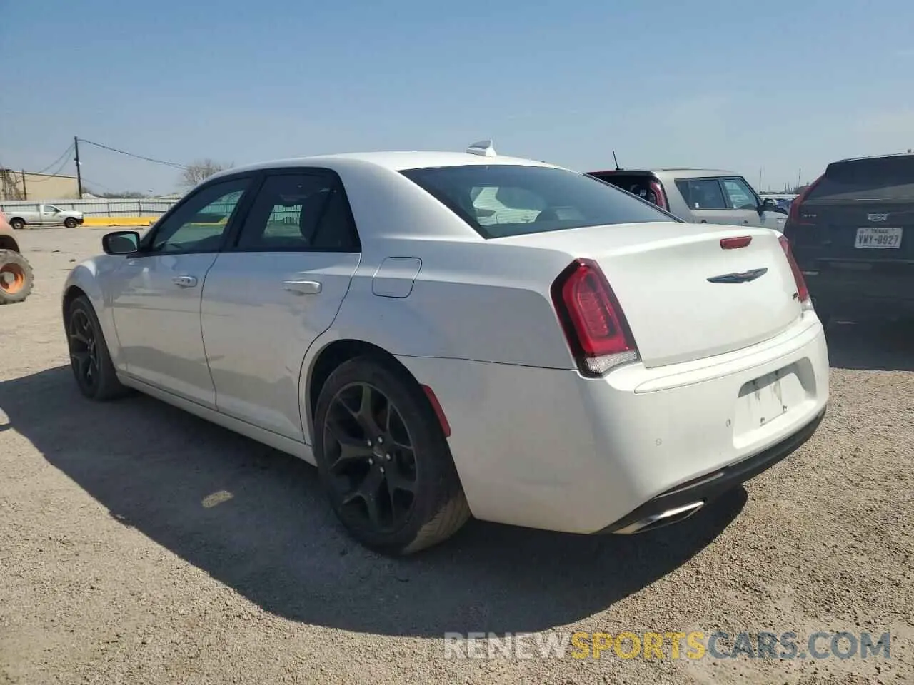 3 Фотография поврежденного автомобиля 2C3CCABG8MH549634 CHRYSLER 300 2021