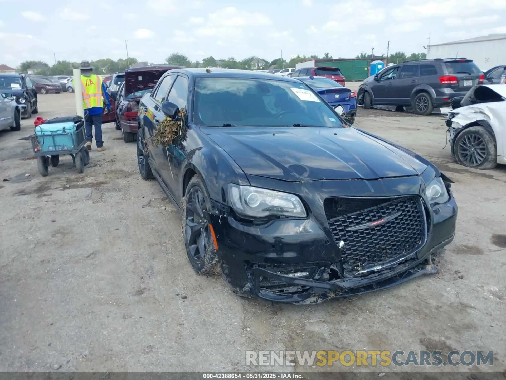1 Фотография поврежденного автомобиля 2C3CCABG8MH576073 CHRYSLER 300 2021