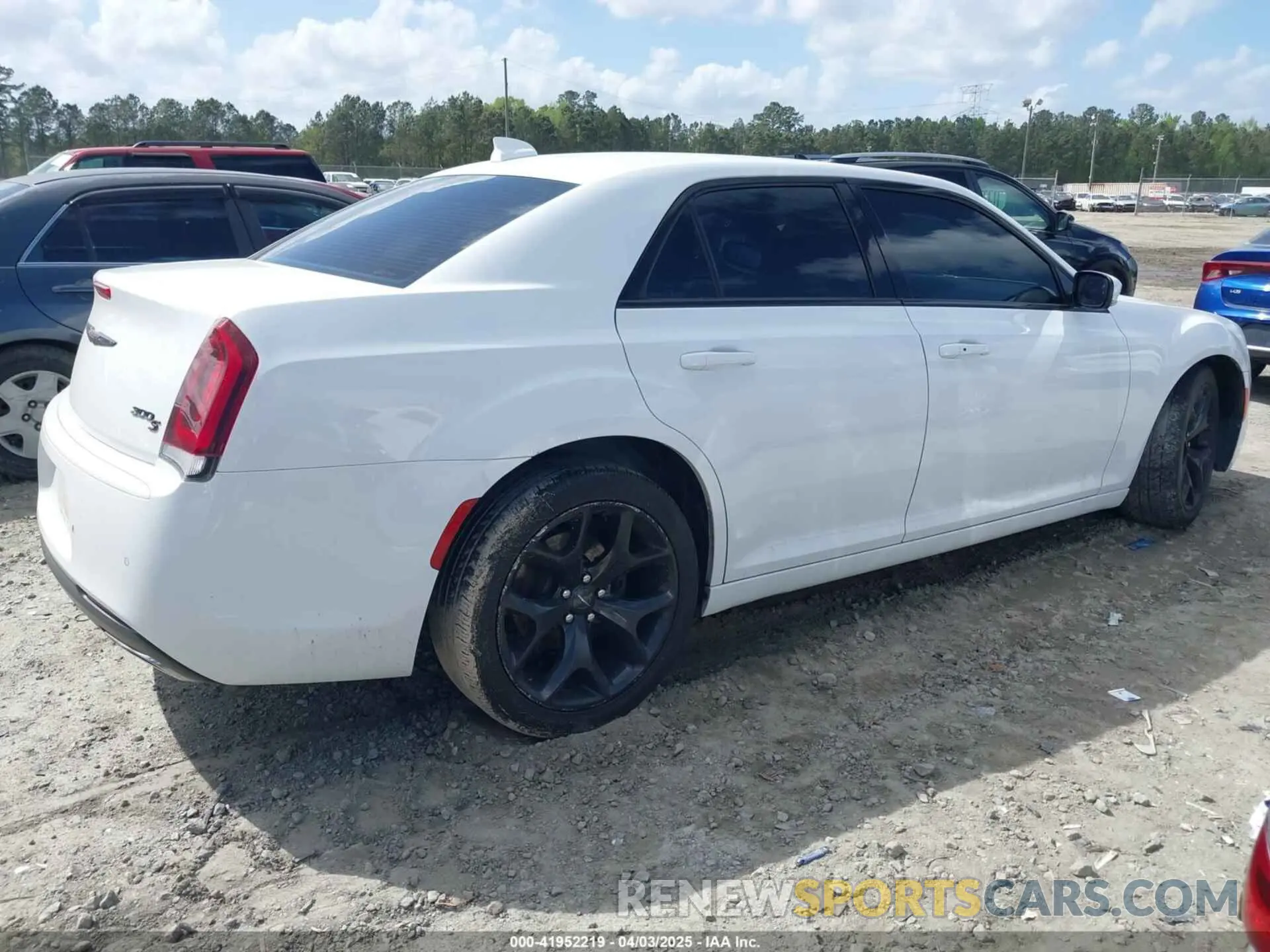 4 Фотография поврежденного автомобиля 2C3CCABG9MH532714 CHRYSLER 300 2021