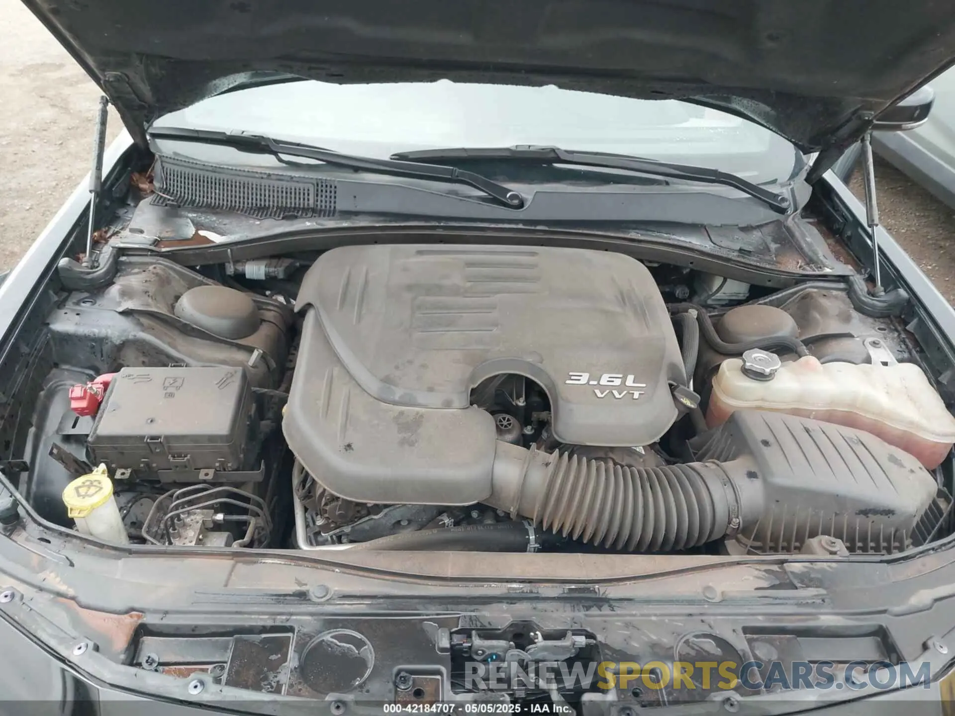 10 Photograph of a damaged car 2C3CCABG9MH545964 CHRYSLER 300 2021