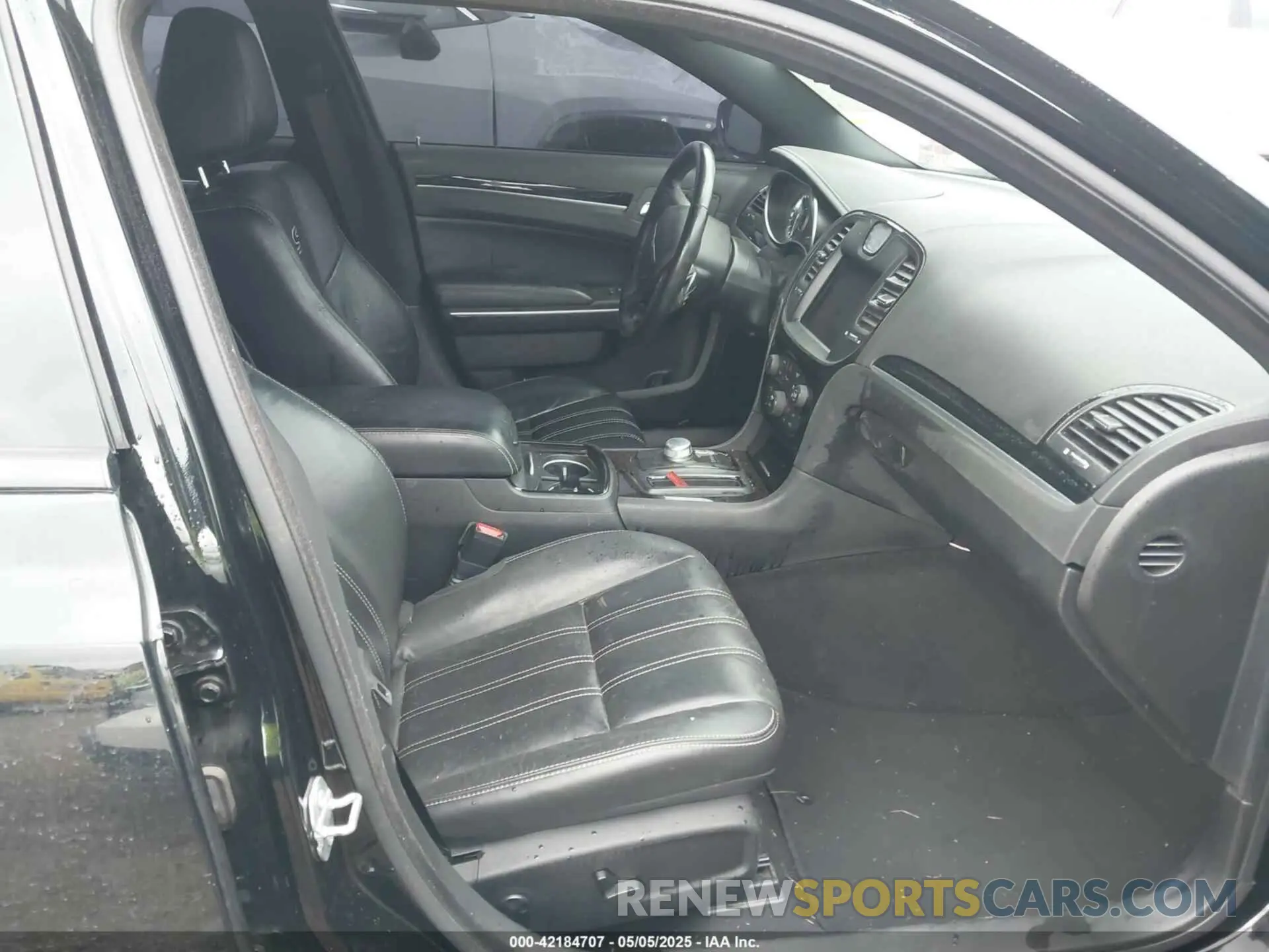 5 Photograph of a damaged car 2C3CCABG9MH545964 CHRYSLER 300 2021