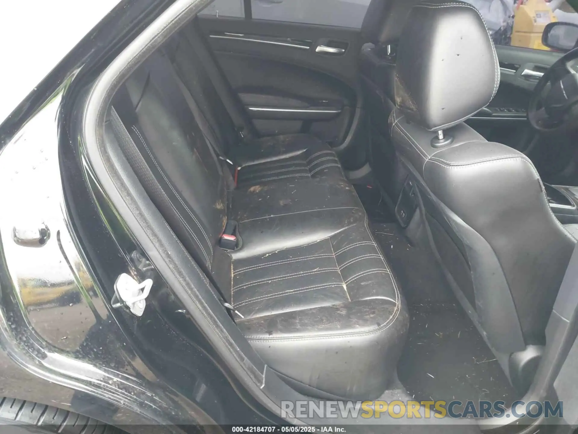 8 Photograph of a damaged car 2C3CCABG9MH545964 CHRYSLER 300 2021