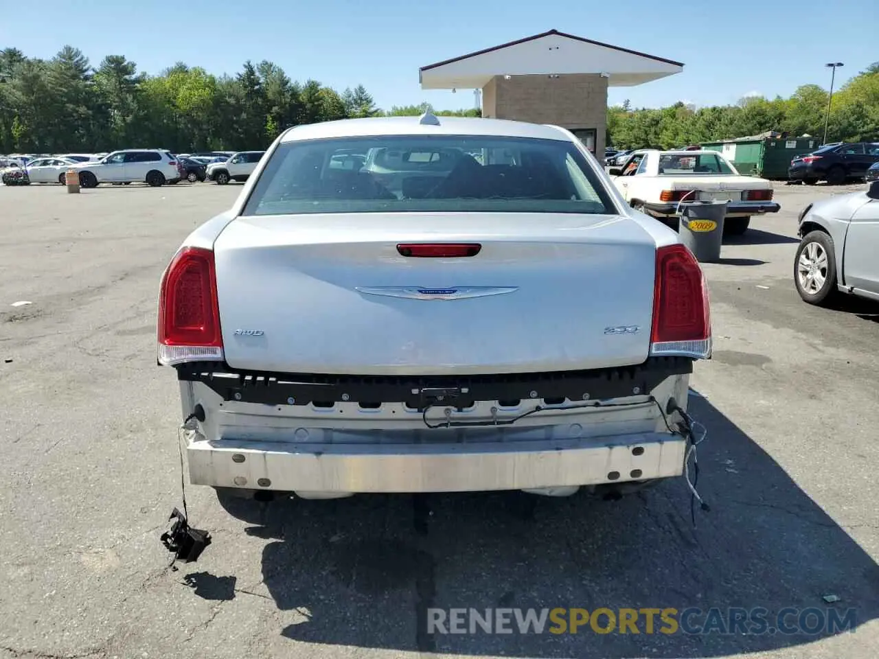 6 Photograph of a damaged car 2C3CCARG3MH609468 CHRYSLER 300 2021