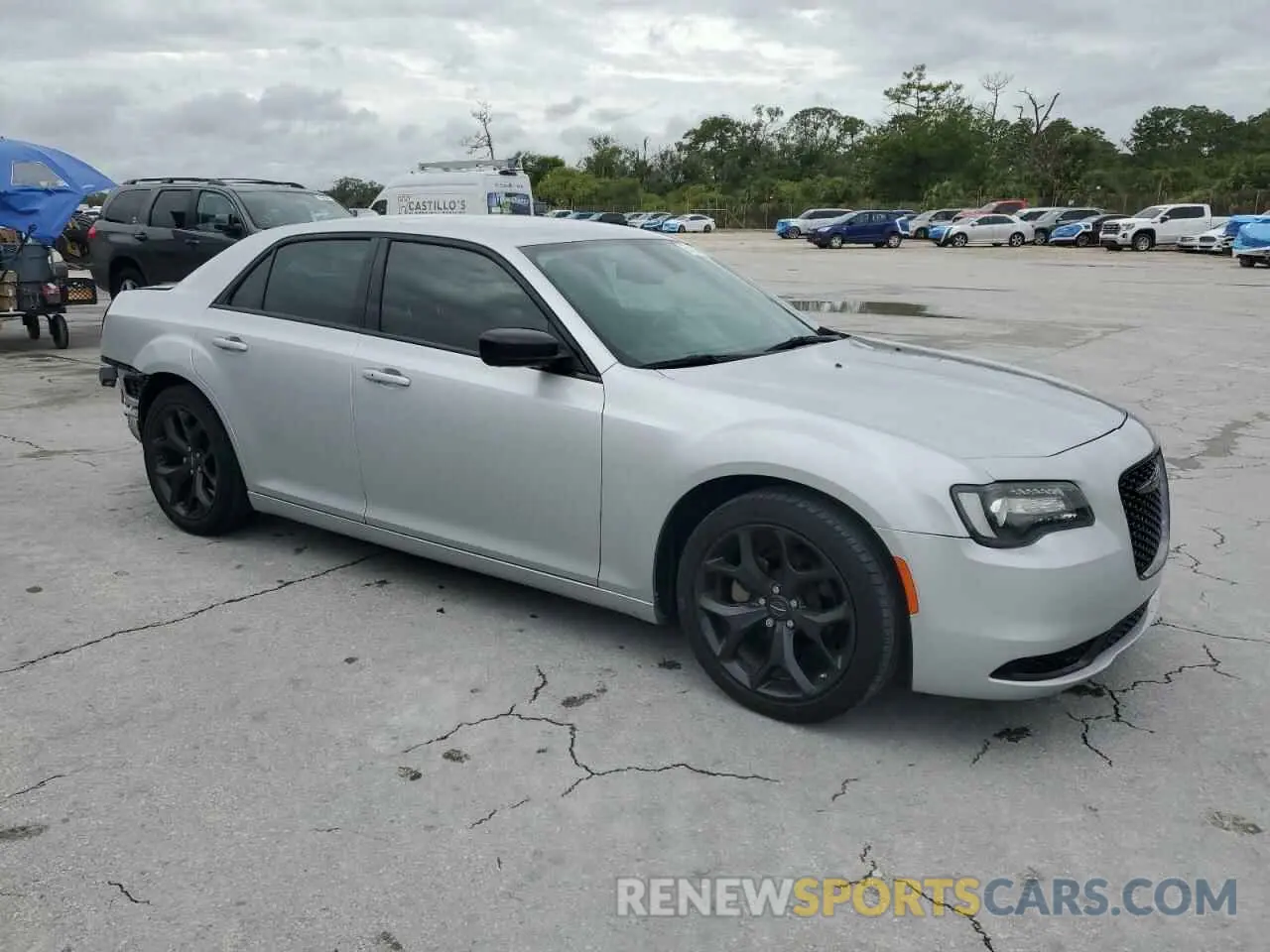 4 Photograph of a damaged car 2C3CCAAG0NH131524 CHRYSLER 300 2022