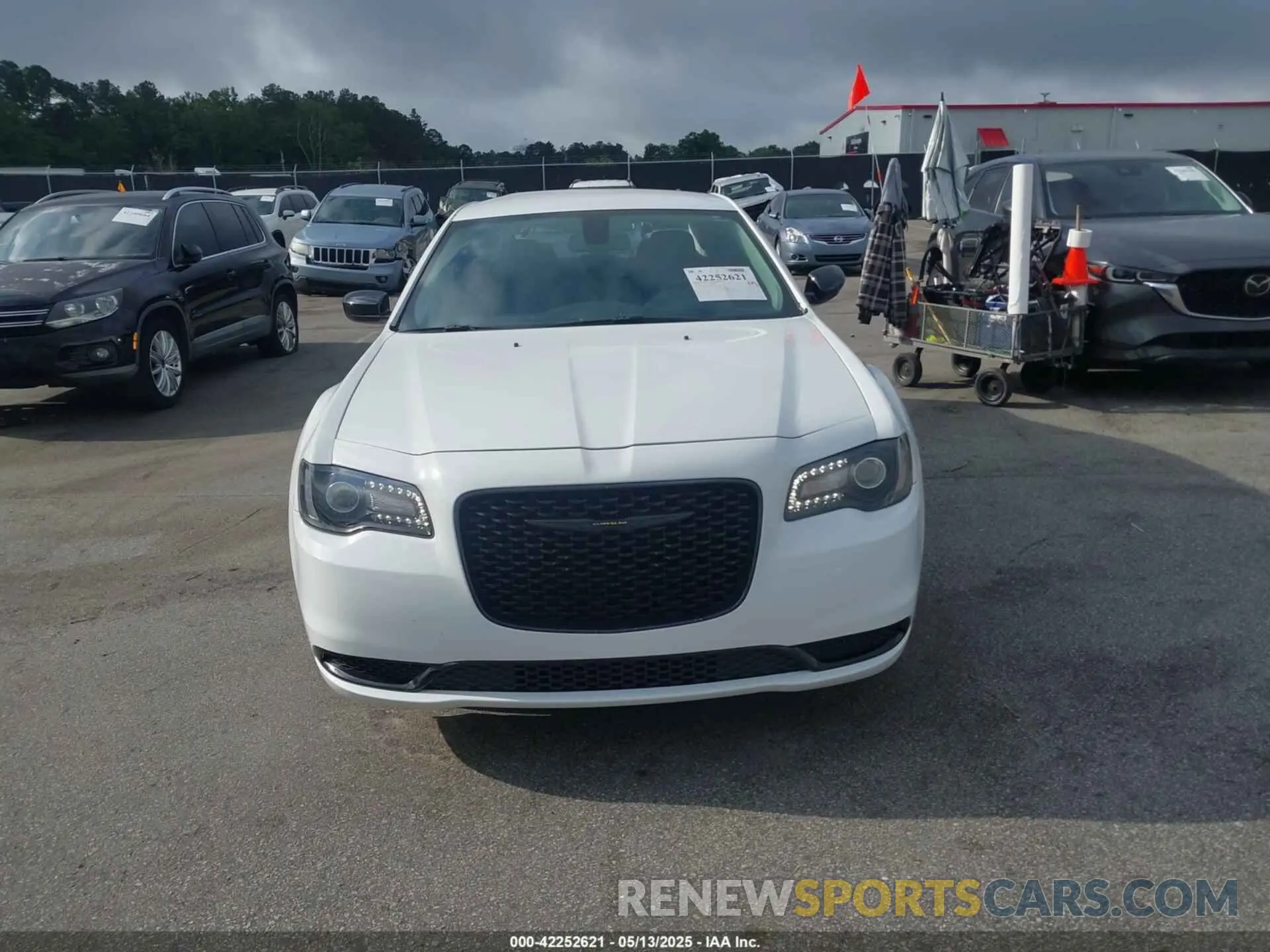 12 Photograph of a damaged car 2C3CCAAG3NH268389 CHRYSLER 300 2022