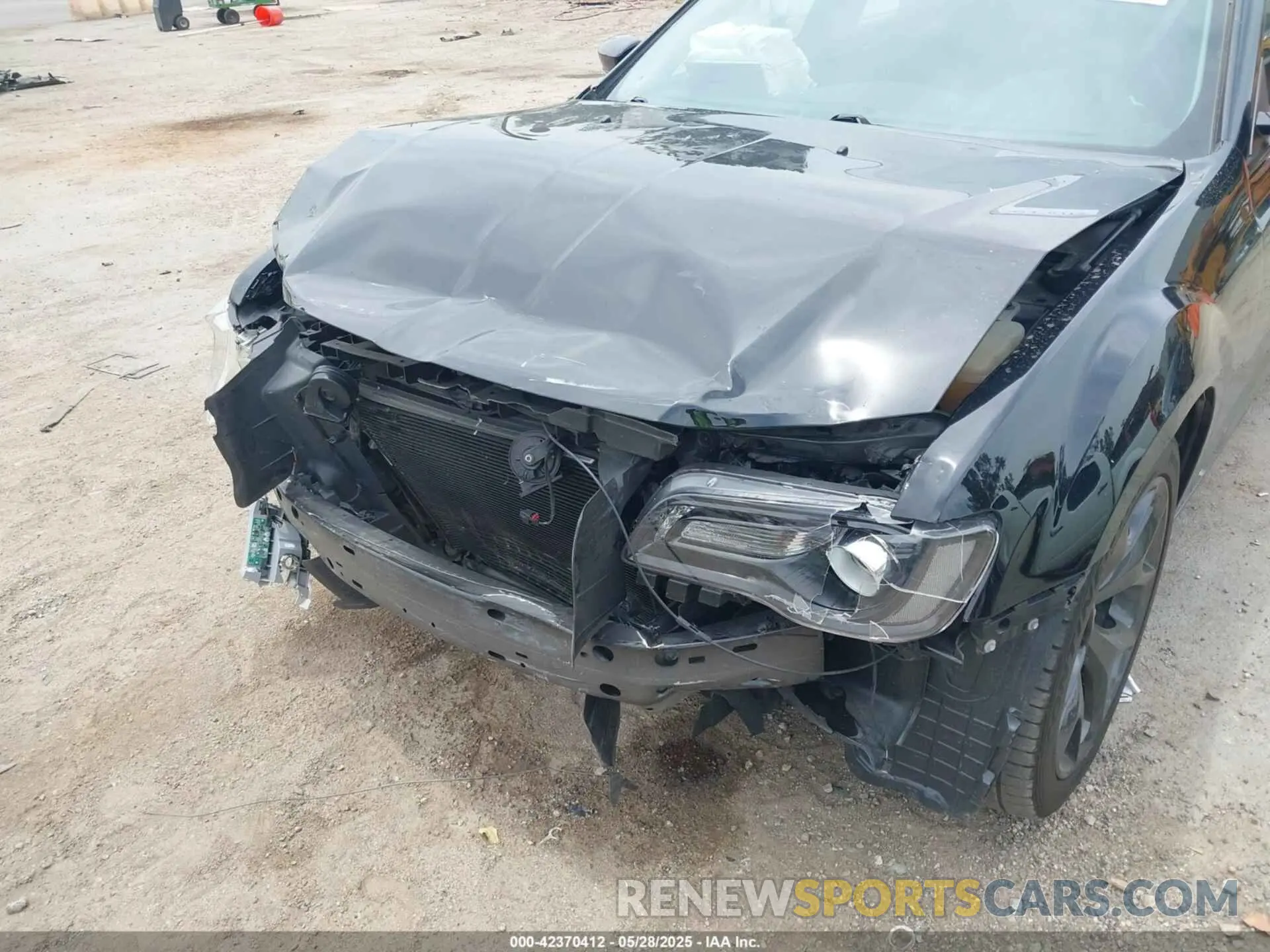 6 Photograph of a damaged car 2C3CCAAG5NH121068 CHRYSLER 300 2022