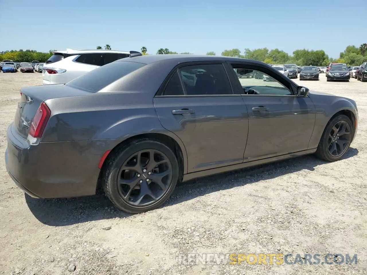 3 Фотография поврежденного автомобиля 2C3CCAAG8NH225926 CHRYSLER 300 2022