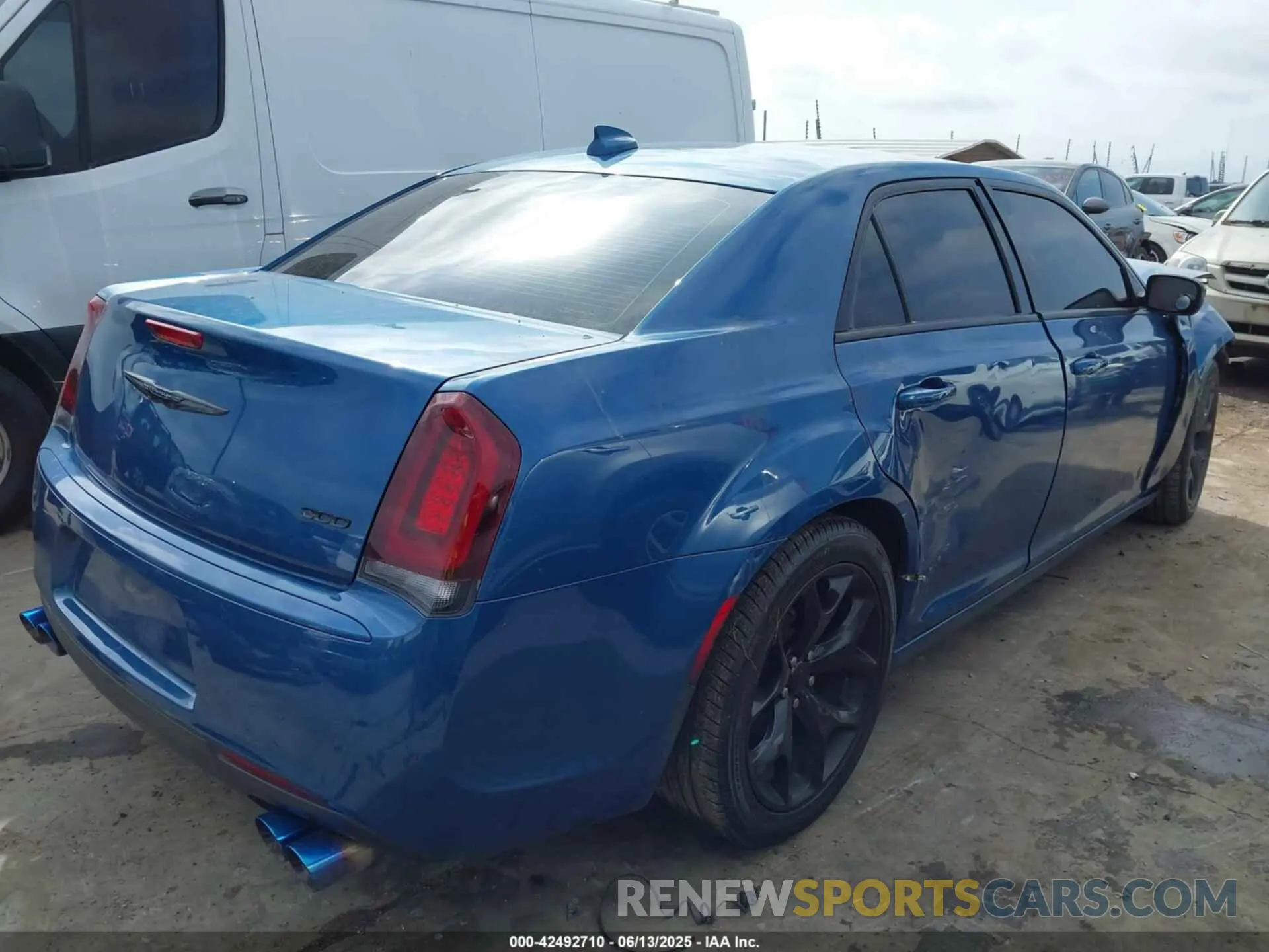 4 Фотография поврежденного автомобиля 2C3CCAAG9NH179510 CHRYSLER 300 2022