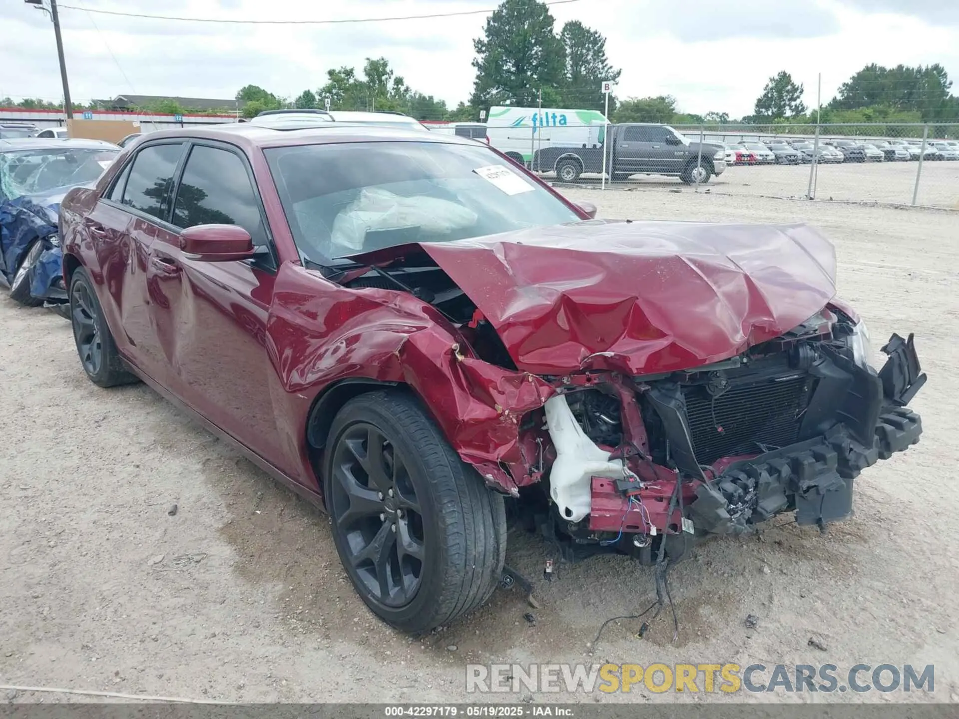 1 Фотография поврежденного автомобиля 2C3CCABG3NH167612 CHRYSLER 300 2022