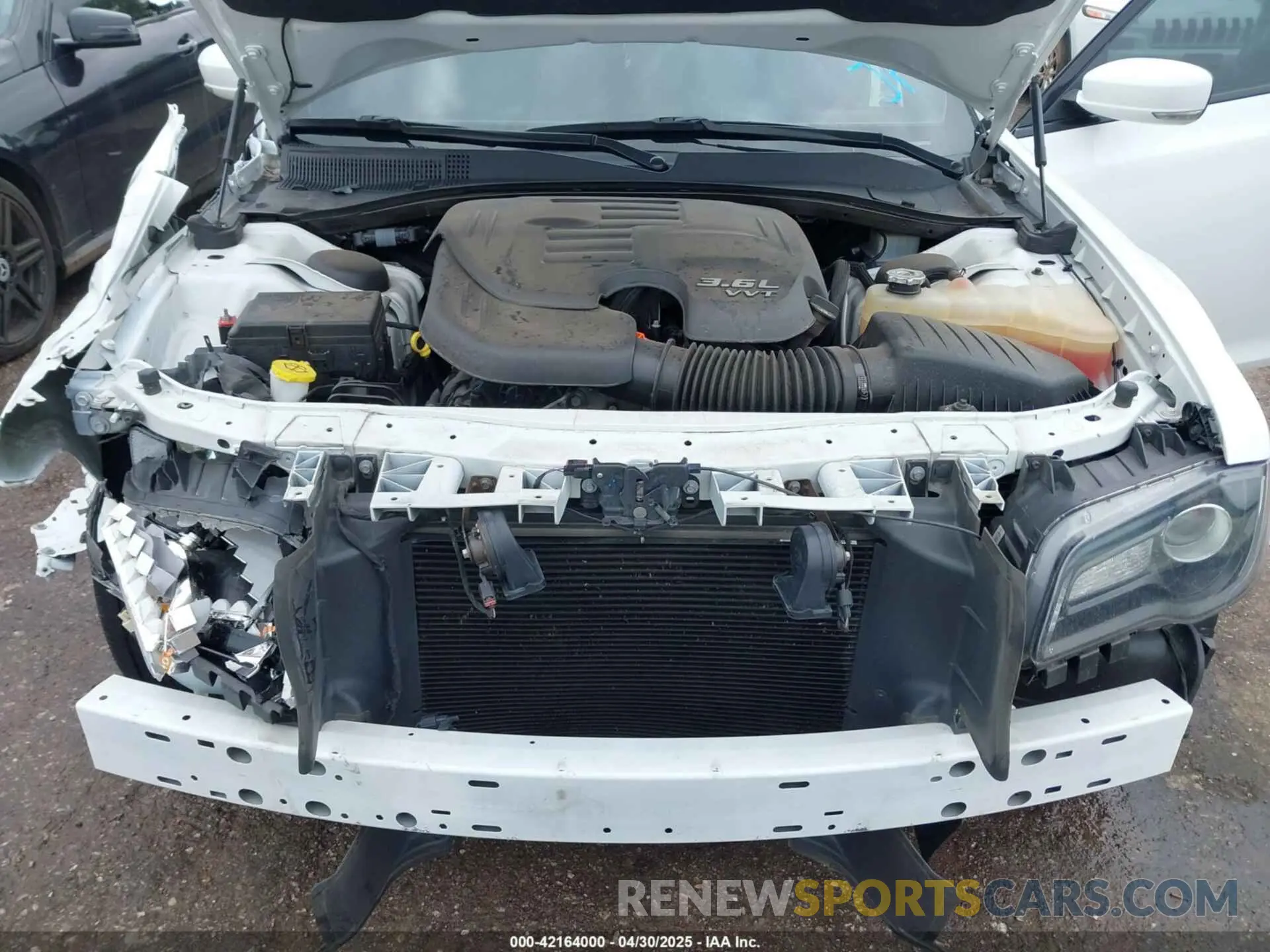 10 Фотография поврежденного автомобиля 2C3CCABG3NH214380 CHRYSLER 300 2022