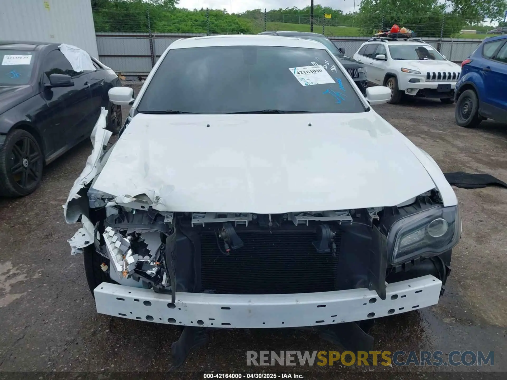 12 Фотография поврежденного автомобиля 2C3CCABG3NH214380 CHRYSLER 300 2022