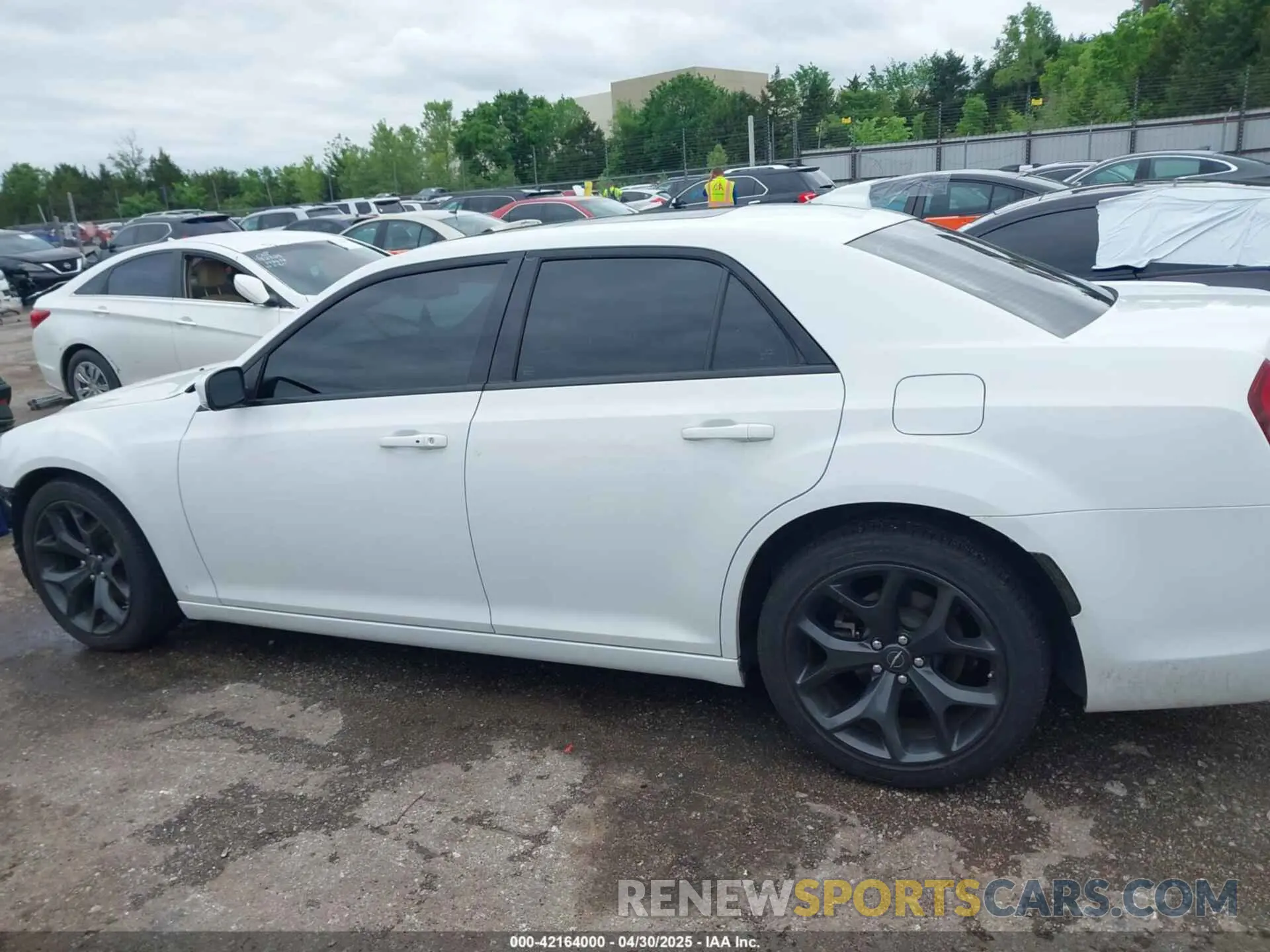 14 Фотография поврежденного автомобиля 2C3CCABG3NH214380 CHRYSLER 300 2022