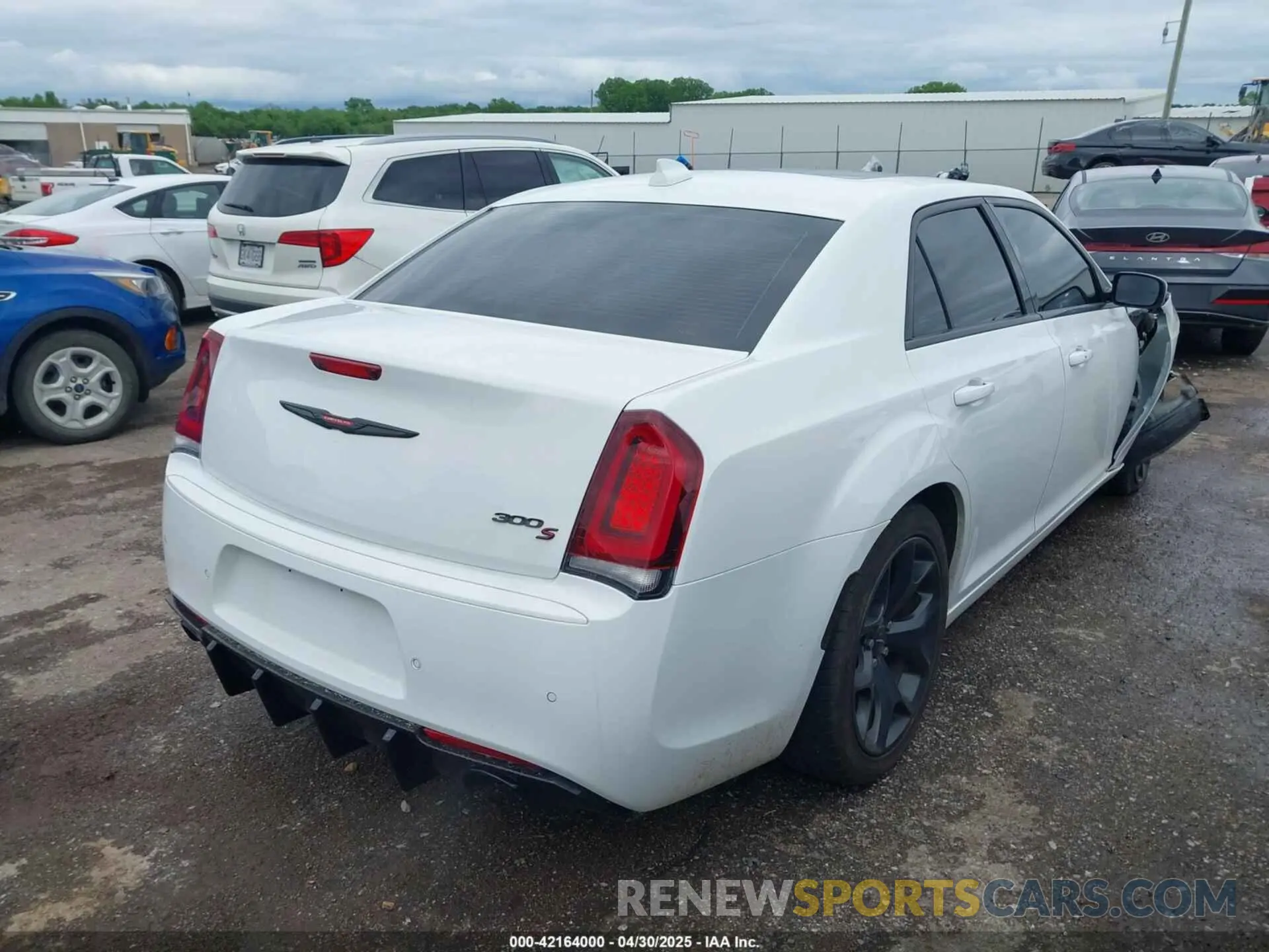 4 Фотография поврежденного автомобиля 2C3CCABG3NH214380 CHRYSLER 300 2022