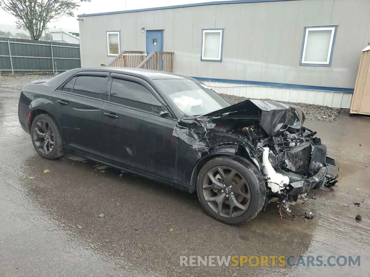 4 Photograph of a damaged car 2C3CCABT2NH237355 CHRYSLER 300 2022