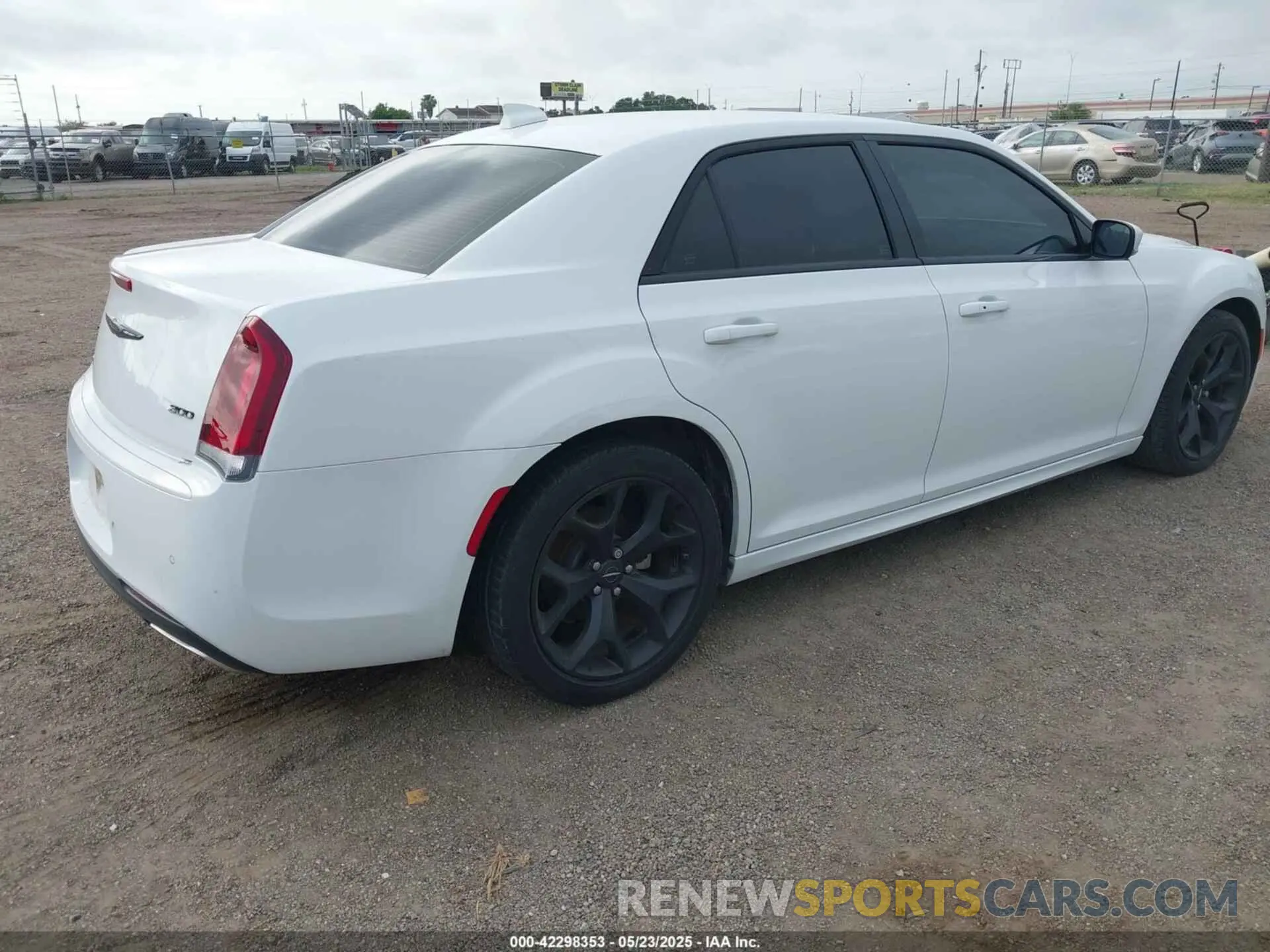 4 Фотография поврежденного автомобиля 2C3CCADG8NH134389 CHRYSLER 300 2022