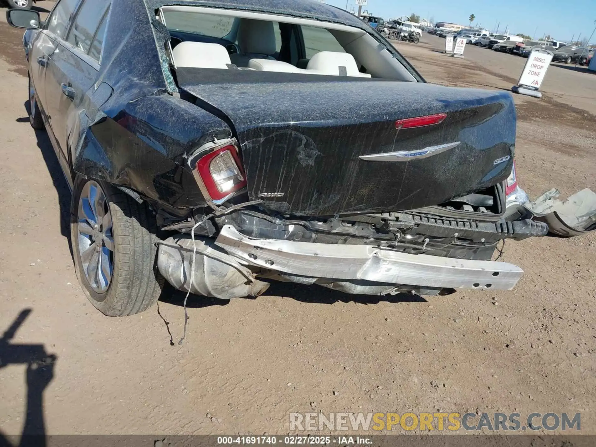 6 Photograph of a damaged car 2C3CCARG1NH193826 CHRYSLER 300 2022